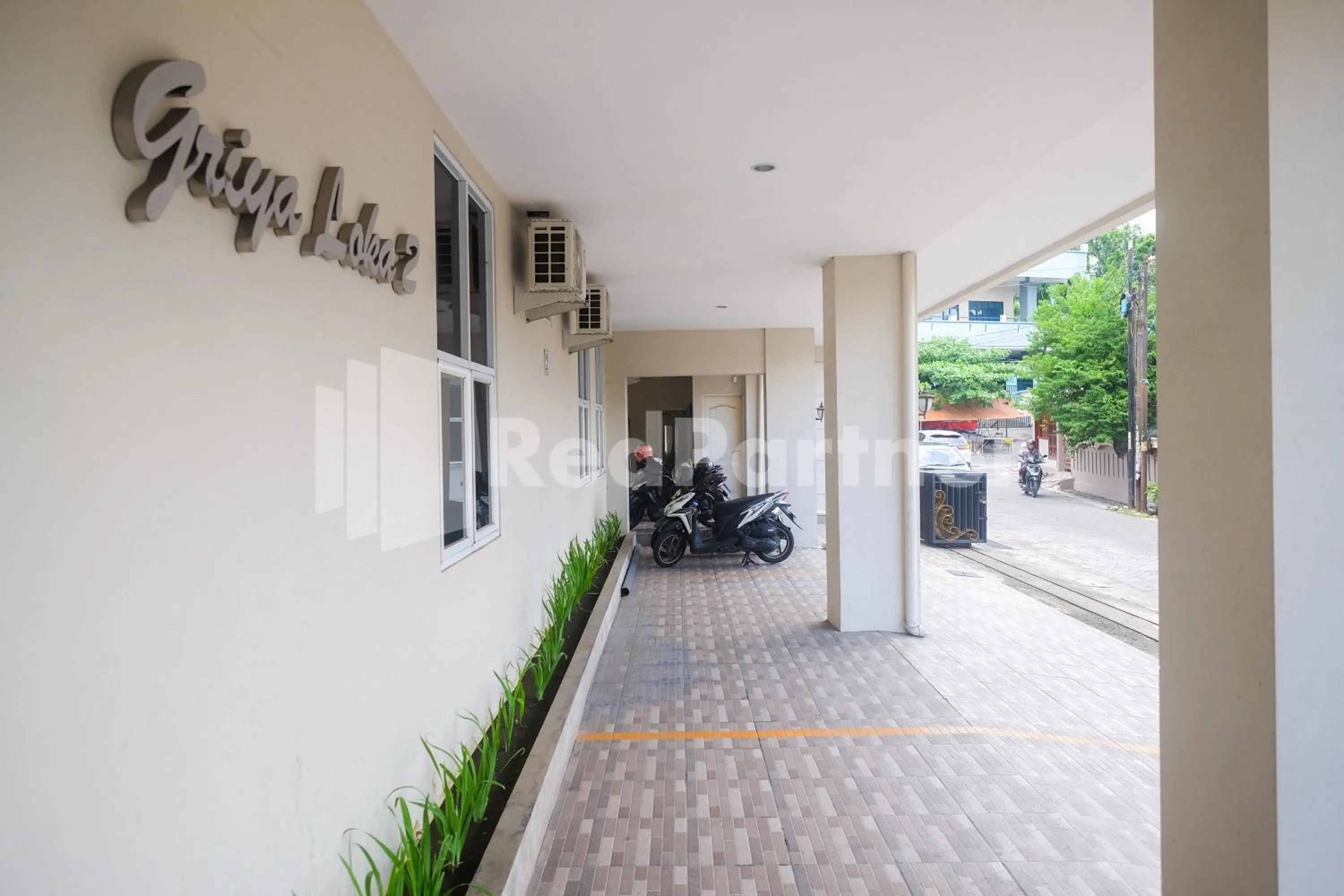 Property building in Griya Loka 2 Syariah Near Simpang Lima Mitra Reddoorz