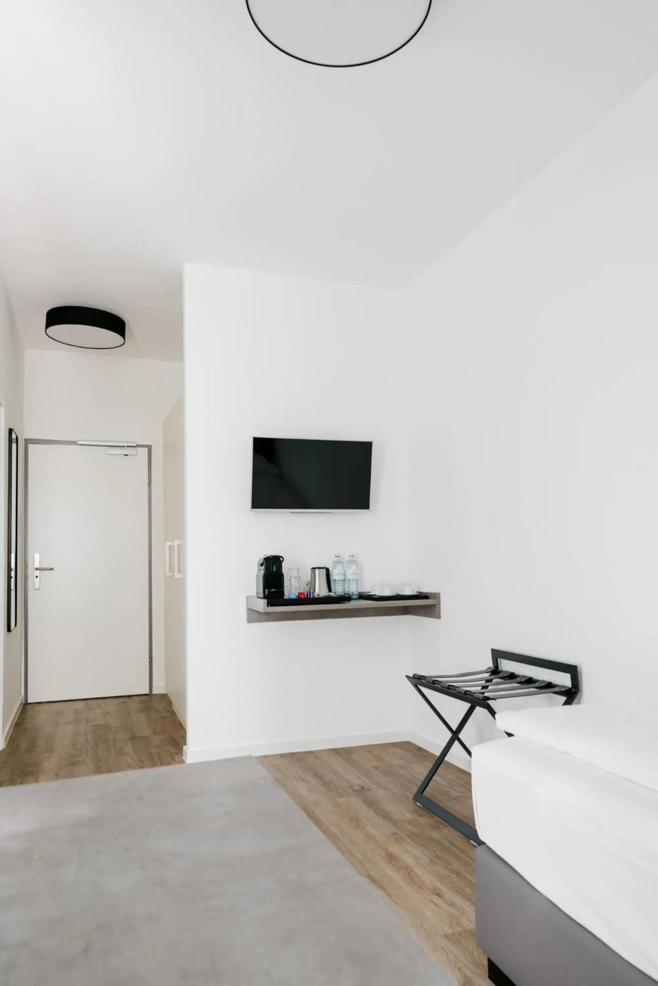 Photo of the whole room in Müllner Smart Hotel Wien Self Check In