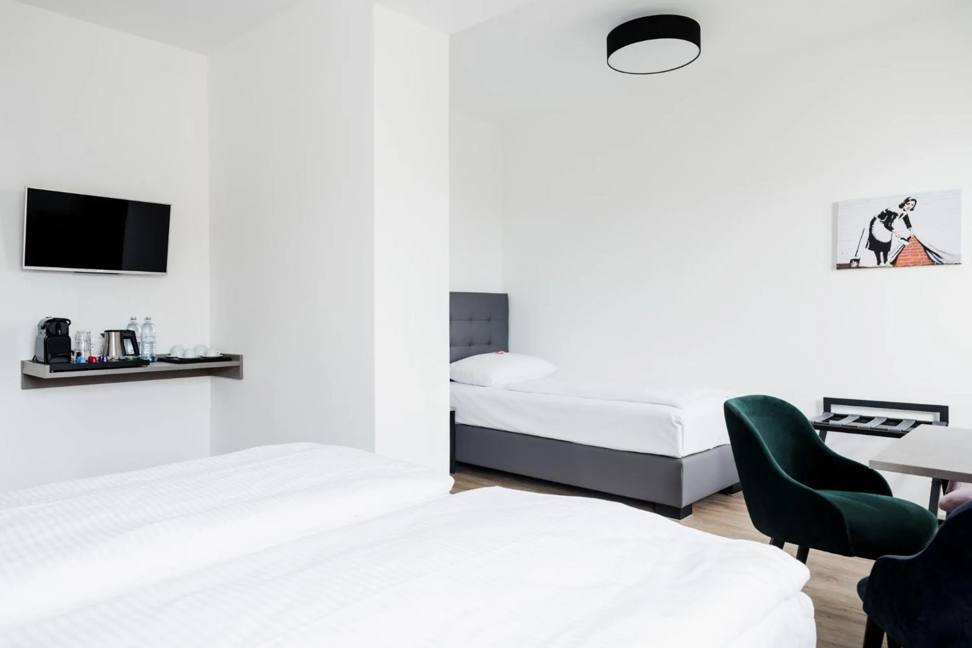 Photo of the whole room, Bed in Müllner Smart Hotel Wien Self Check In