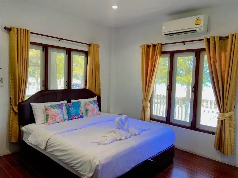 Bed in Baan Golden Resort & Residences