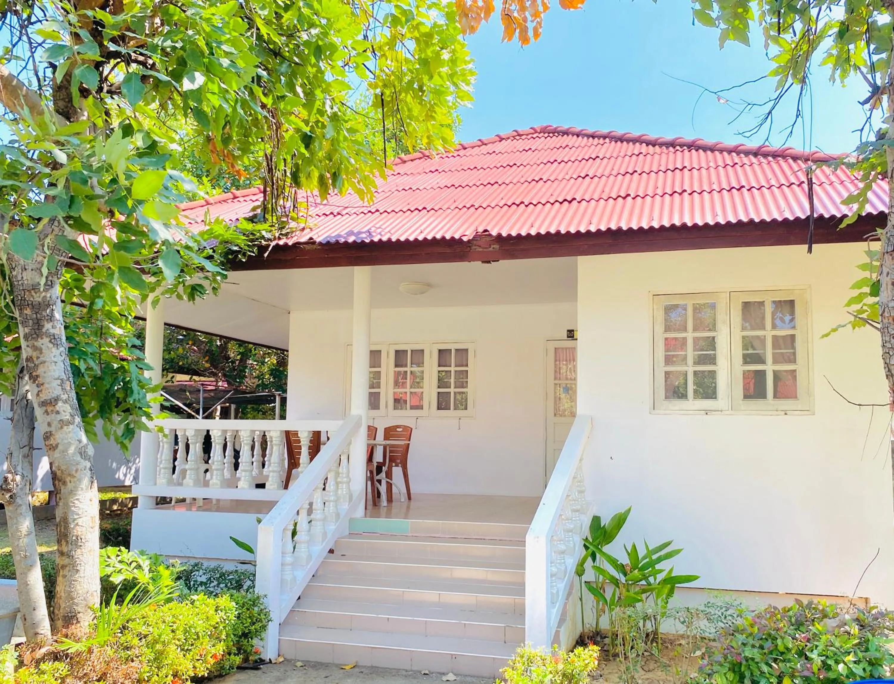 Baan Golden Resort & Residences