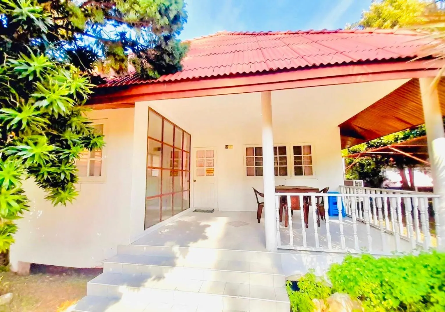 Baan Golden Resort & Residences