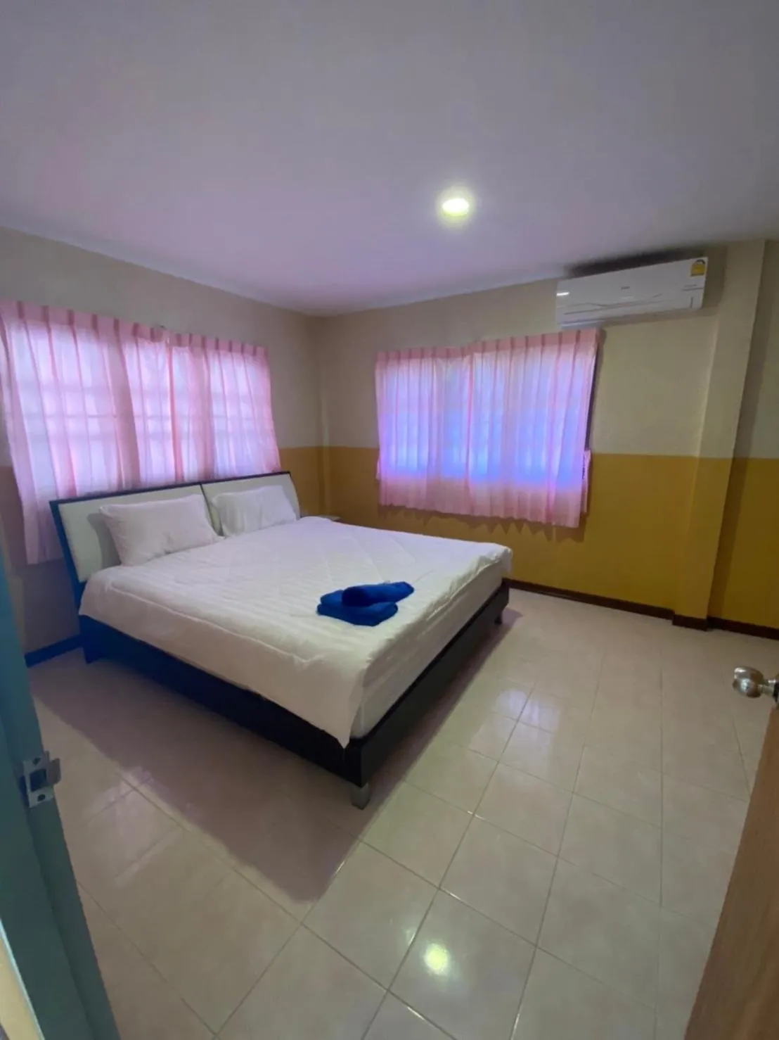 Bed in Baan Golden Resort & Residences