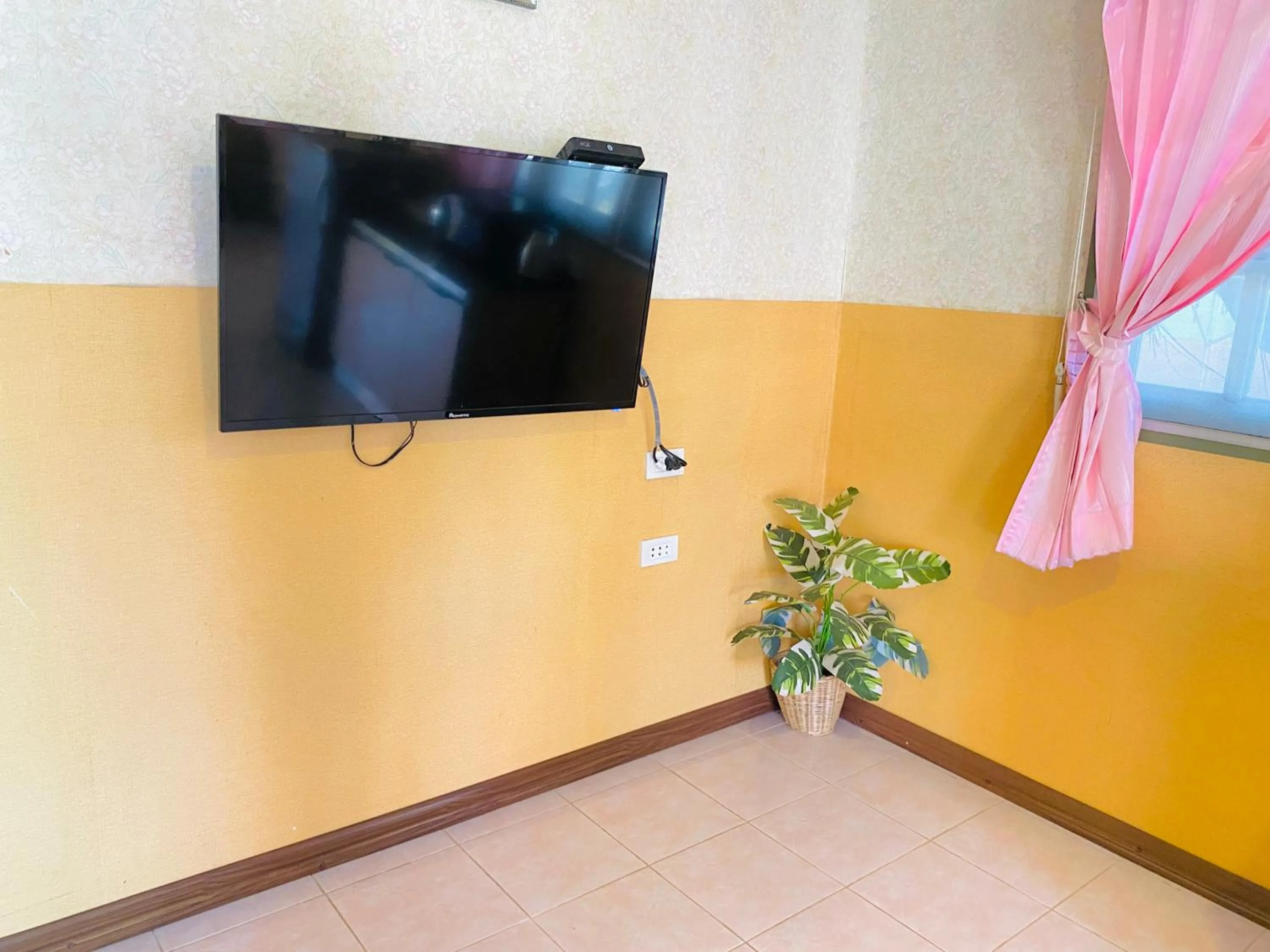 Baan Golden Resort & Residences