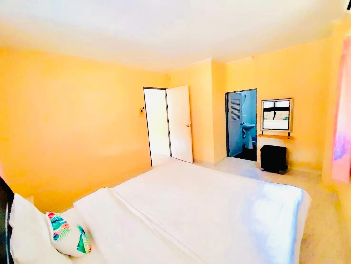 Bed in Baan Golden Resort & Residences