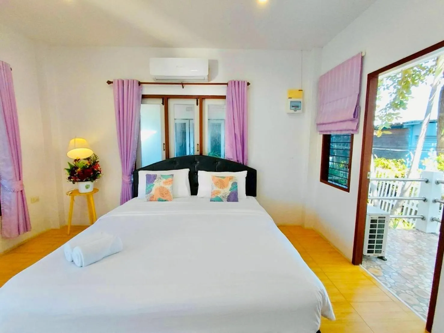 Bed in Baan Golden Resort & Residences