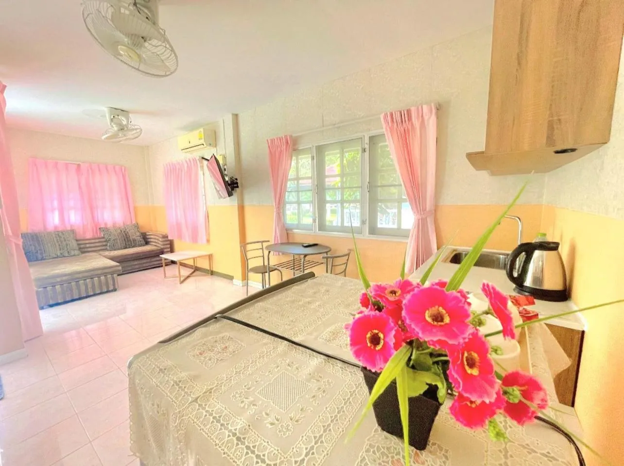 Bed in Baan Golden Resort & Residences