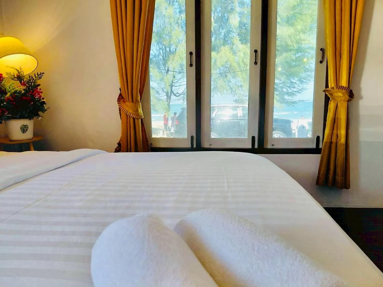 Bed in Baan Golden Resort & Residences