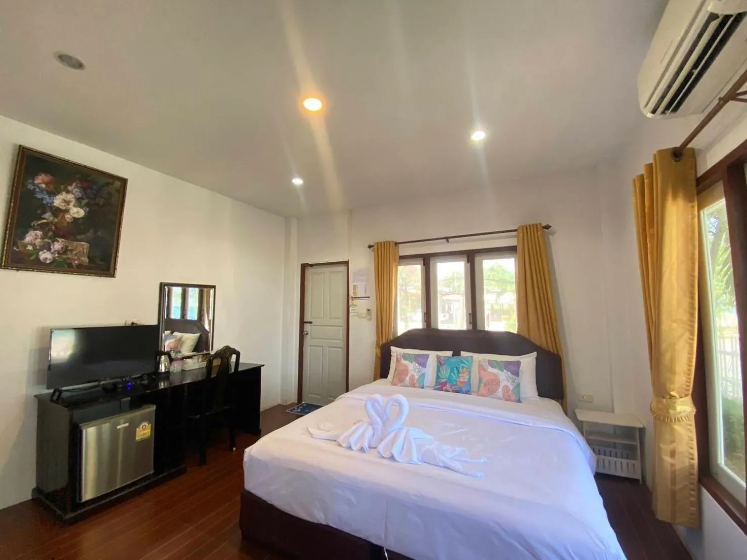 Bed in Baan Golden Resort & Residences