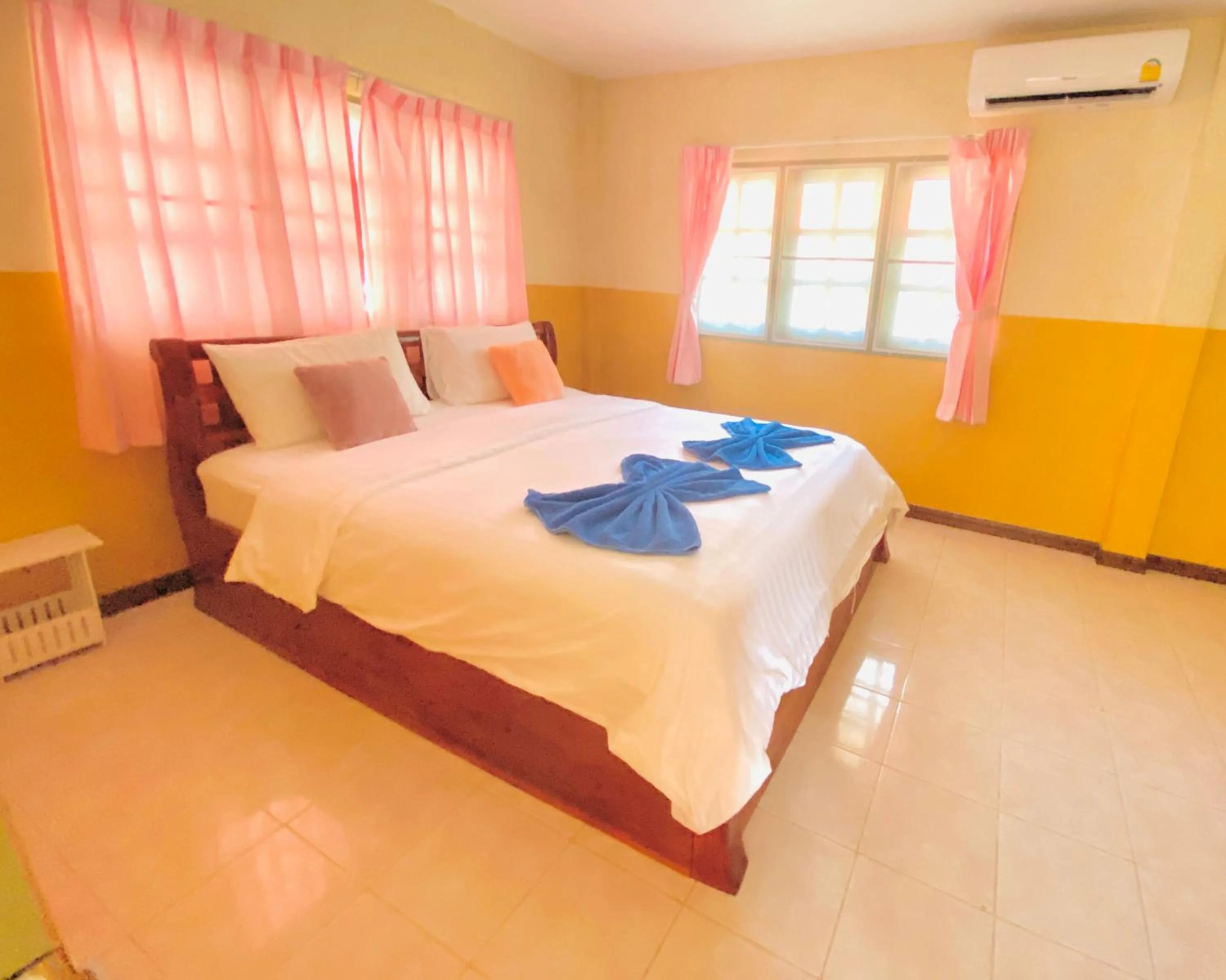 Bed in Baan Golden Resort & Residences