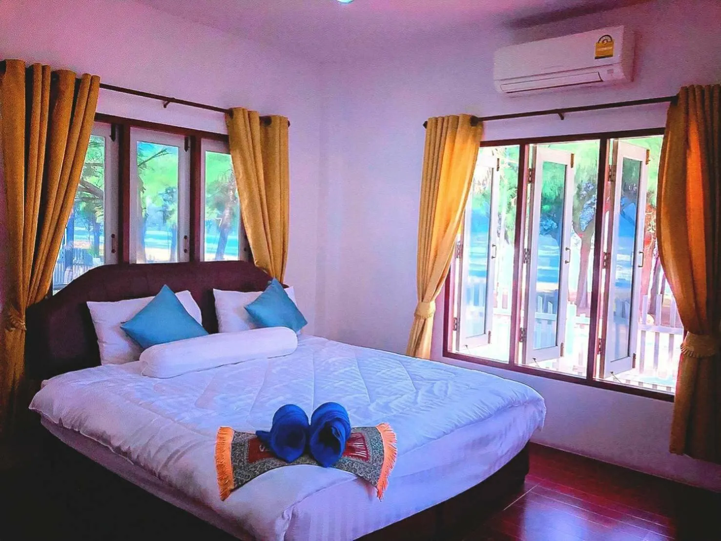 Bed in Baan Golden Resort & Residences