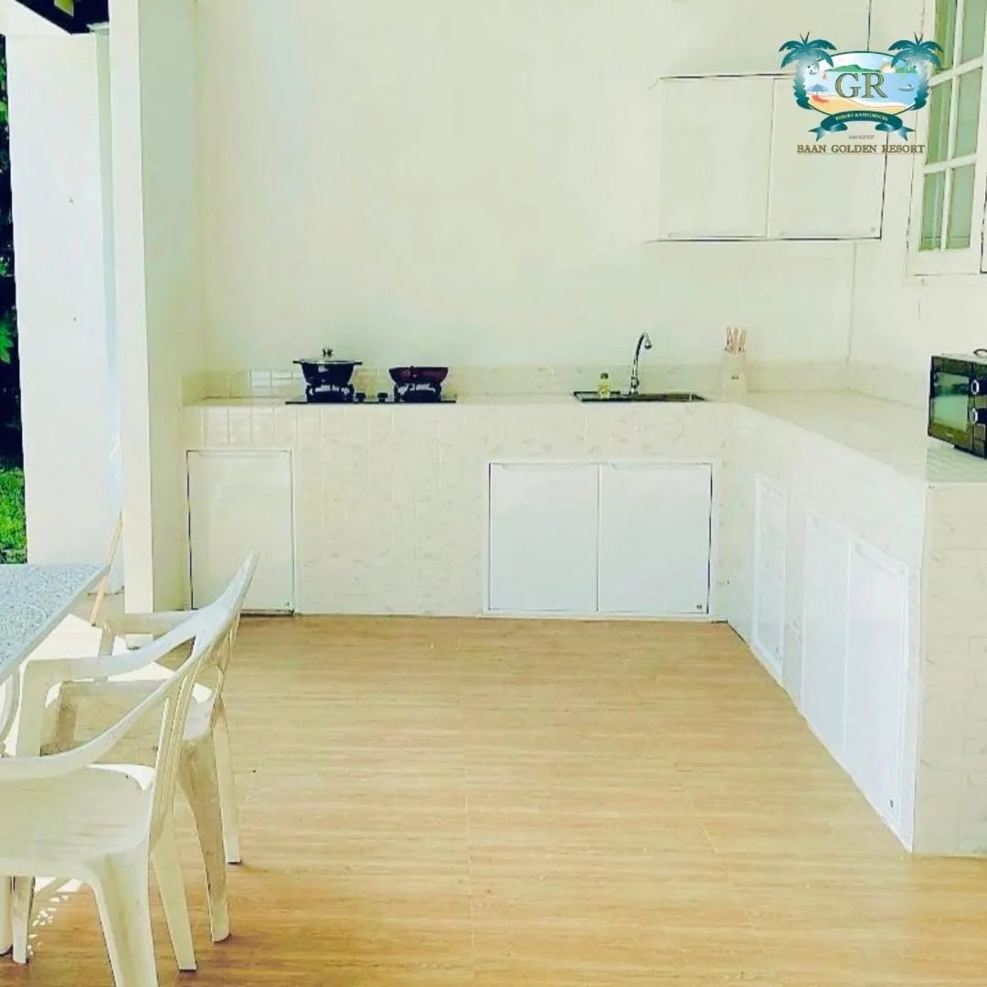 Kitchen or kitchenette in Baan Golden Resort & Residences