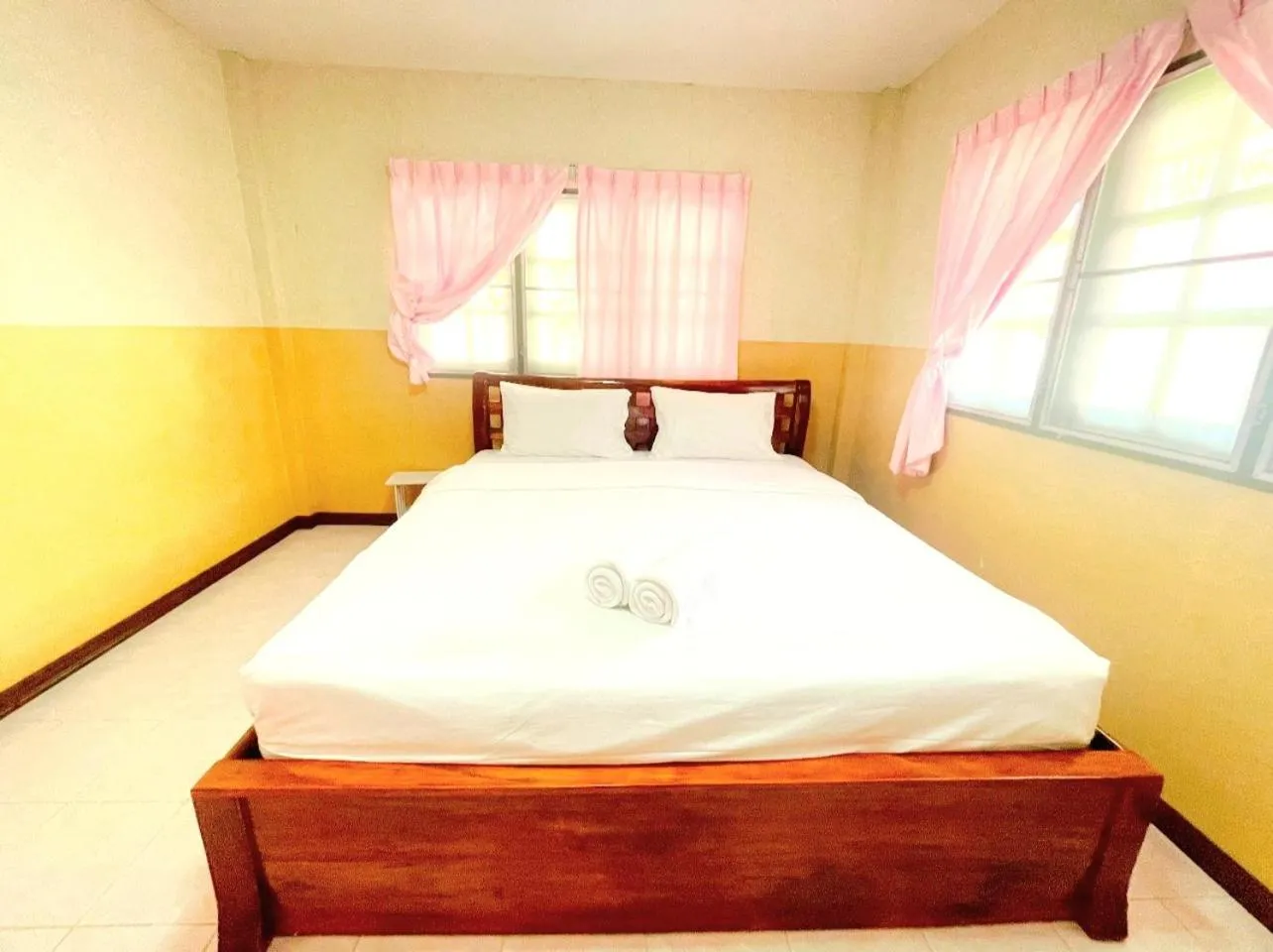 Bed in Baan Golden Resort & Residences