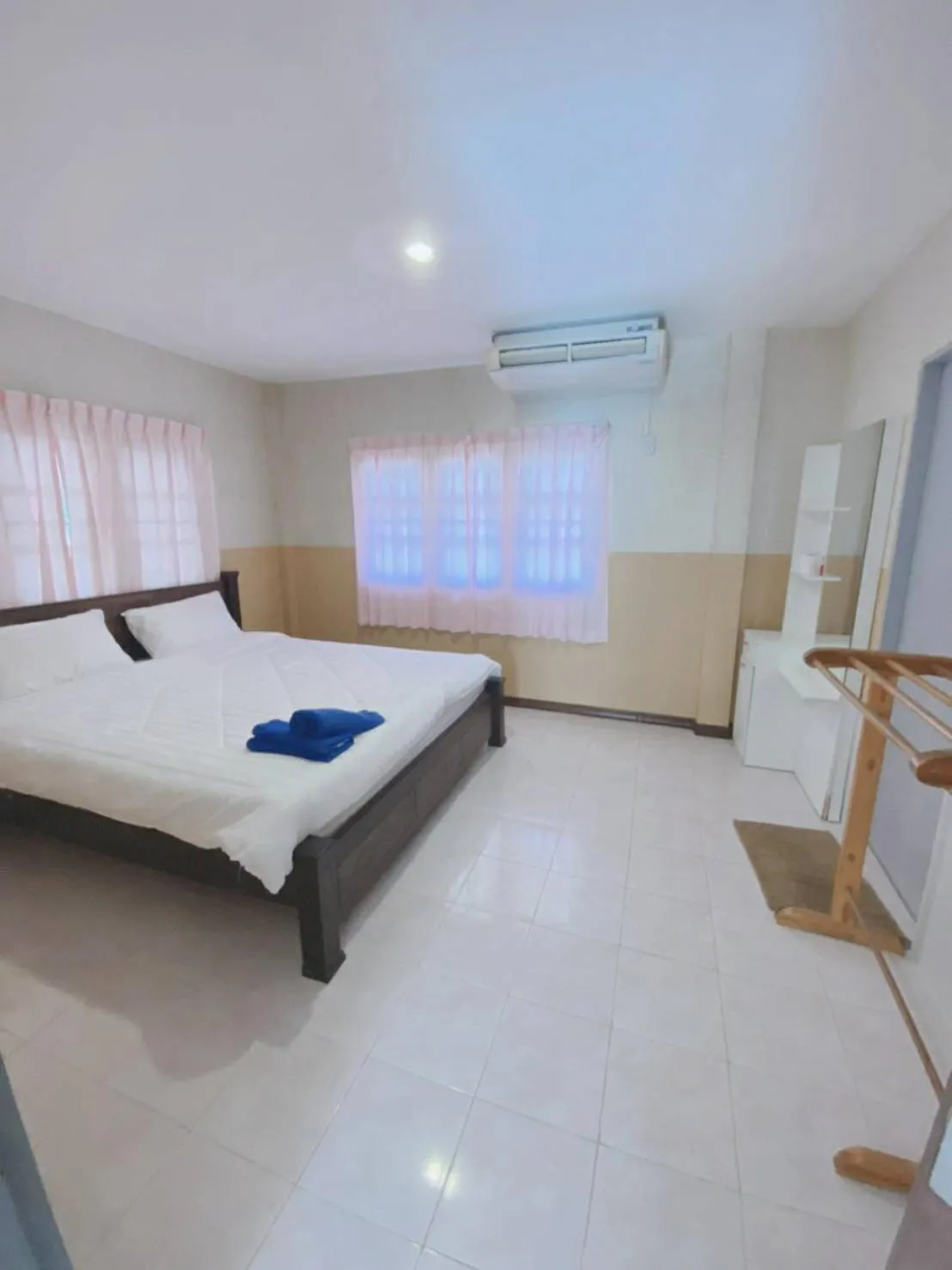 Bed in Baan Golden Resort & Residences