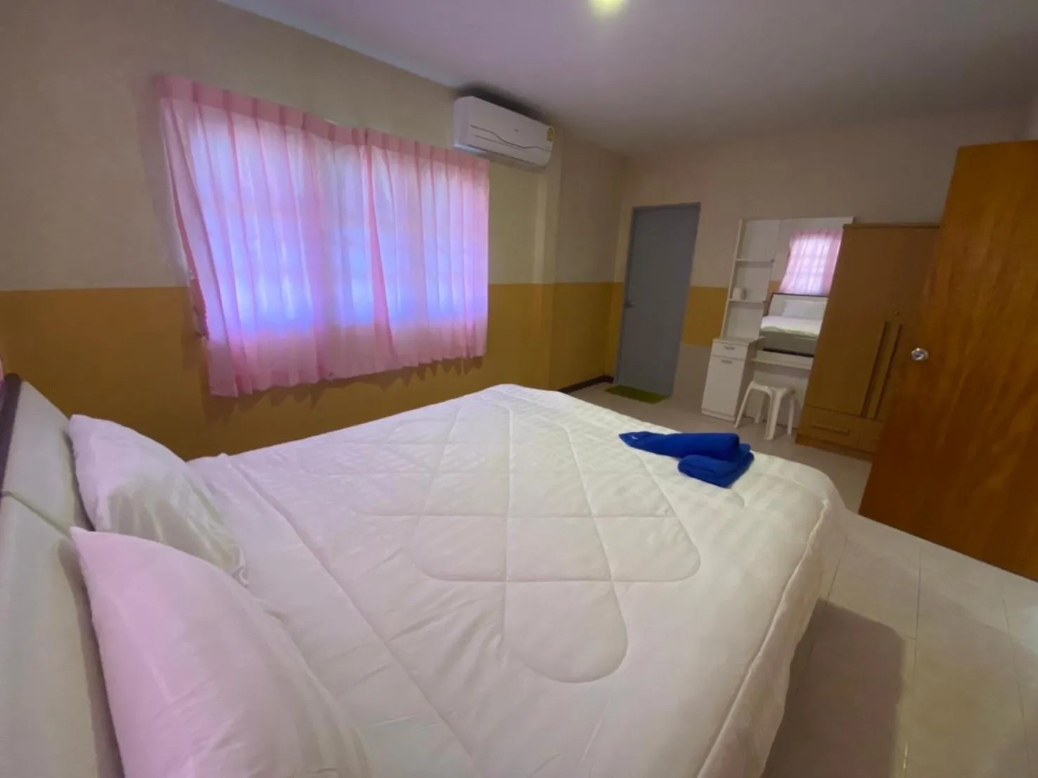 Bed in Baan Golden Resort & Residences