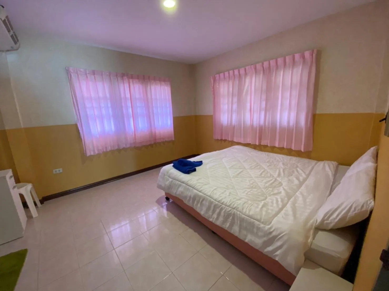 Bed in Baan Golden Resort & Residences