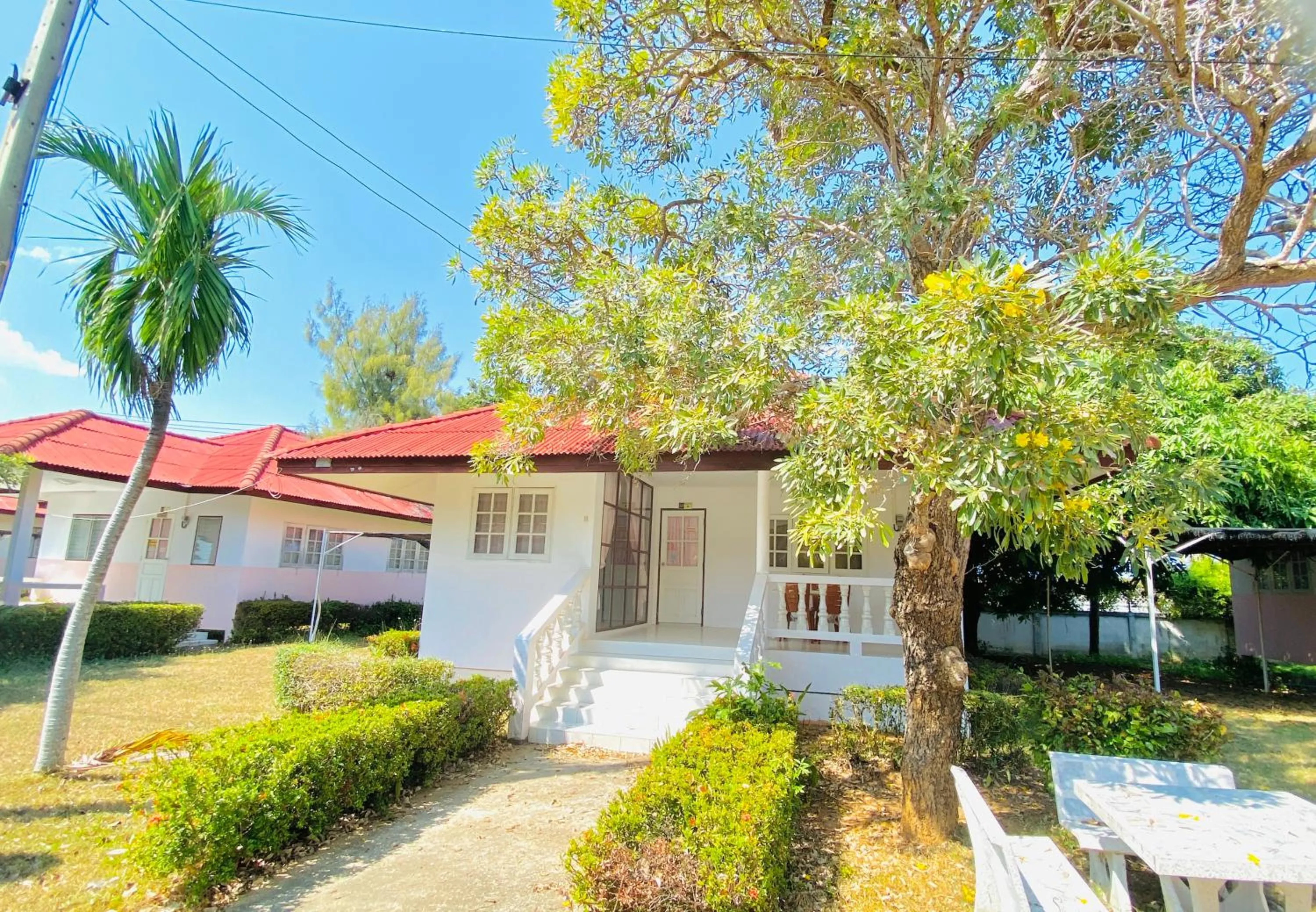 Baan Golden Resort & Residences