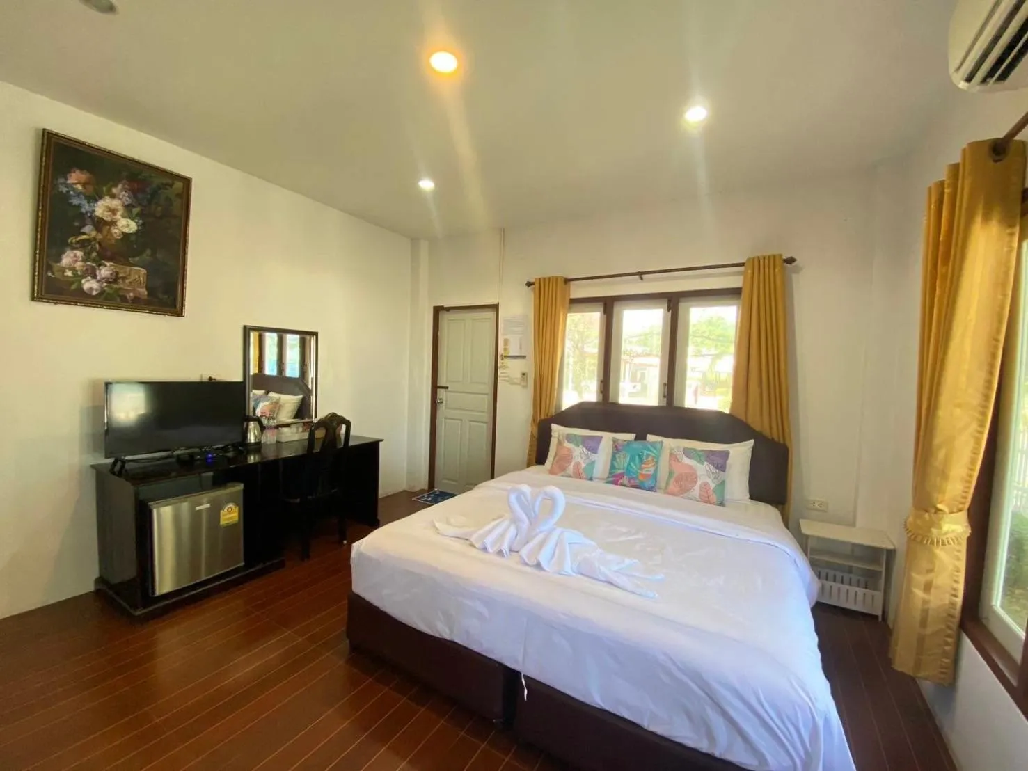 Bed in Baan Golden Resort & Residences