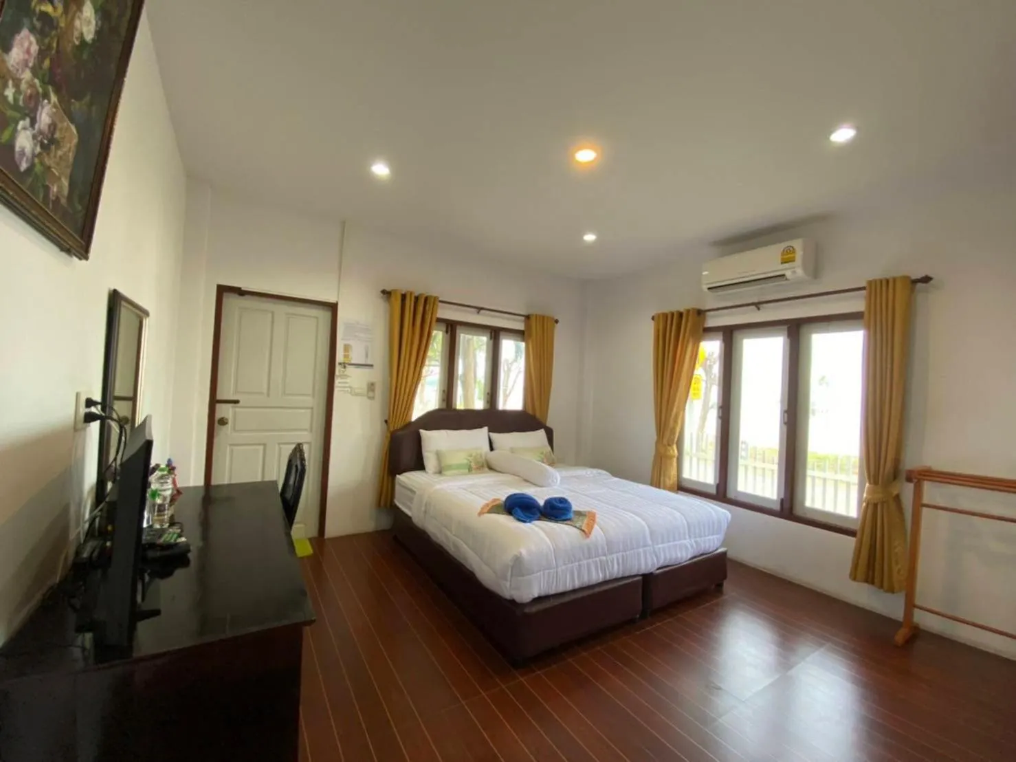 Bed in Baan Golden Resort & Residences
