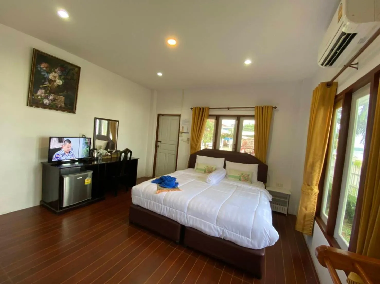 Bed in Baan Golden Resort & Residences