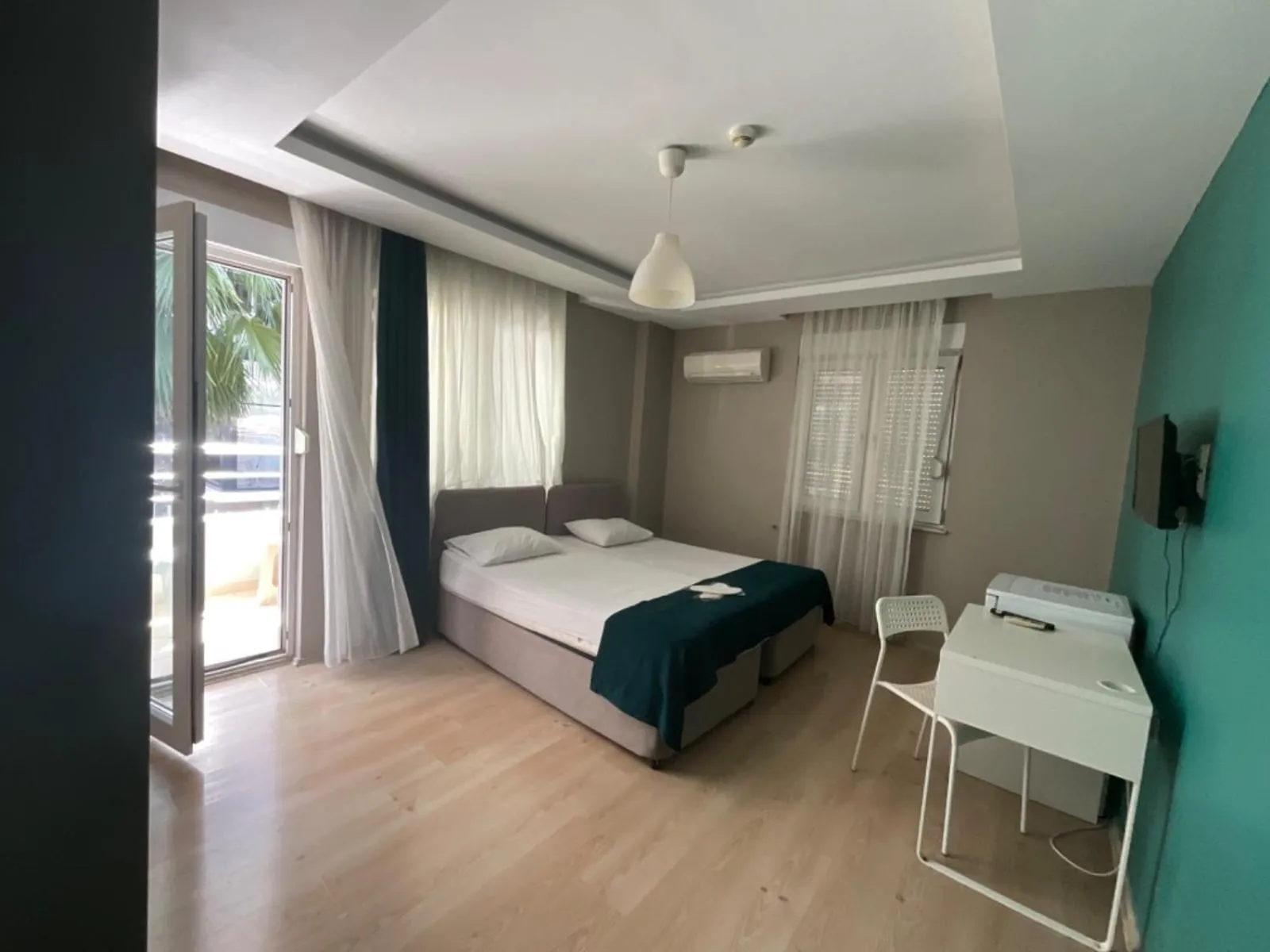 Suite with Balcony in Khan's Hotel