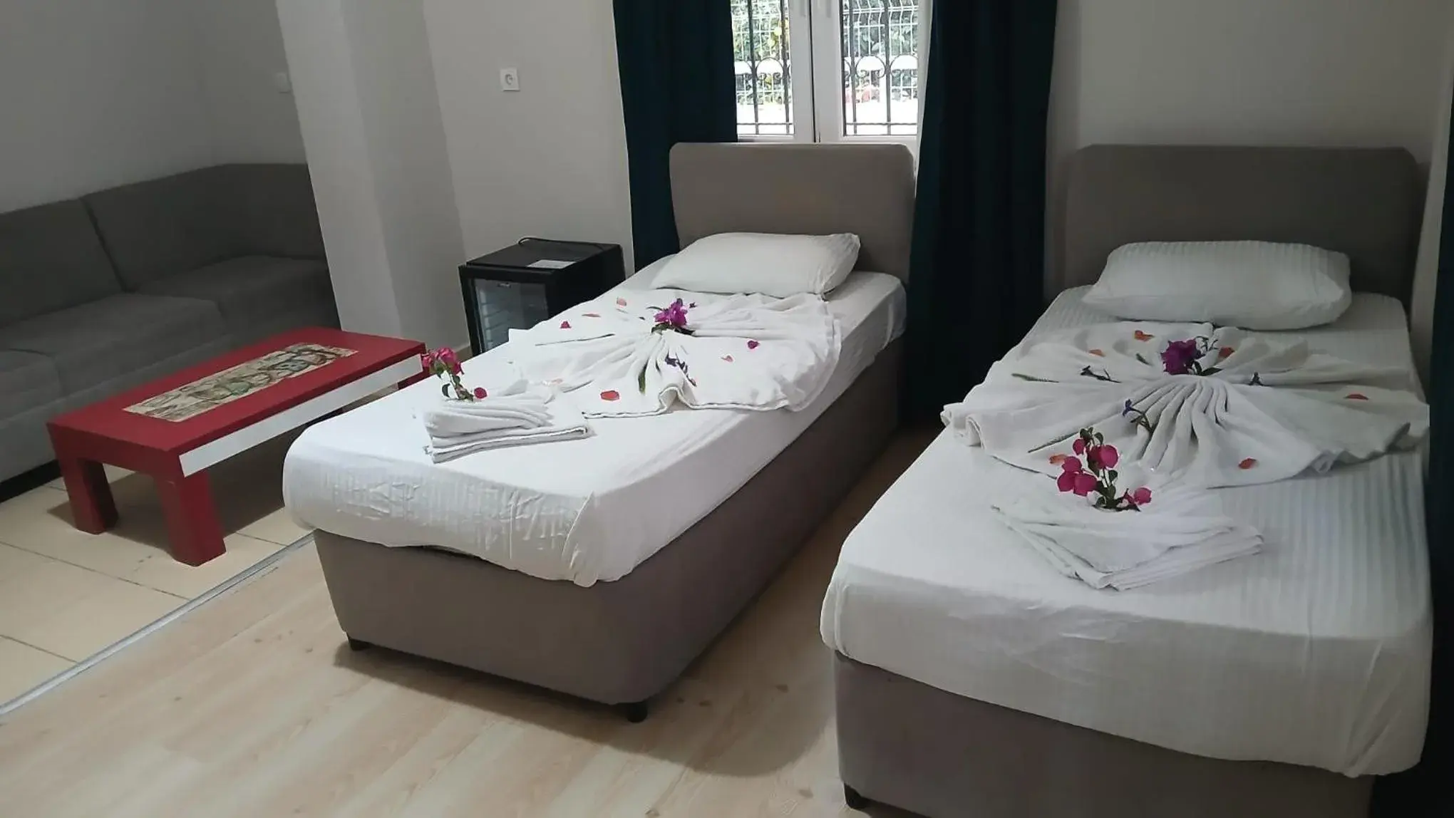 Twin Room - single occupancy in Khan's Hotel Twin Room - single occupancy in Khan's Hotel