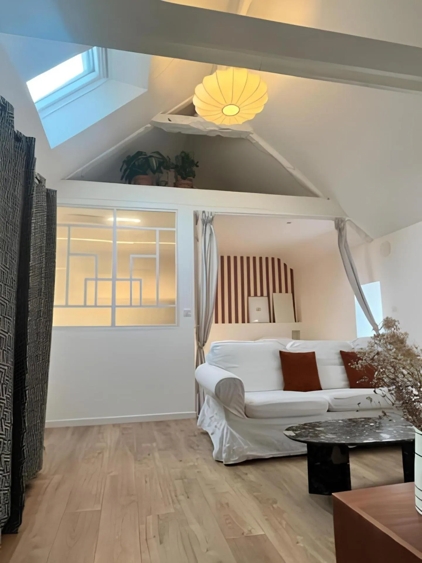 Living room, Bed in Artefact