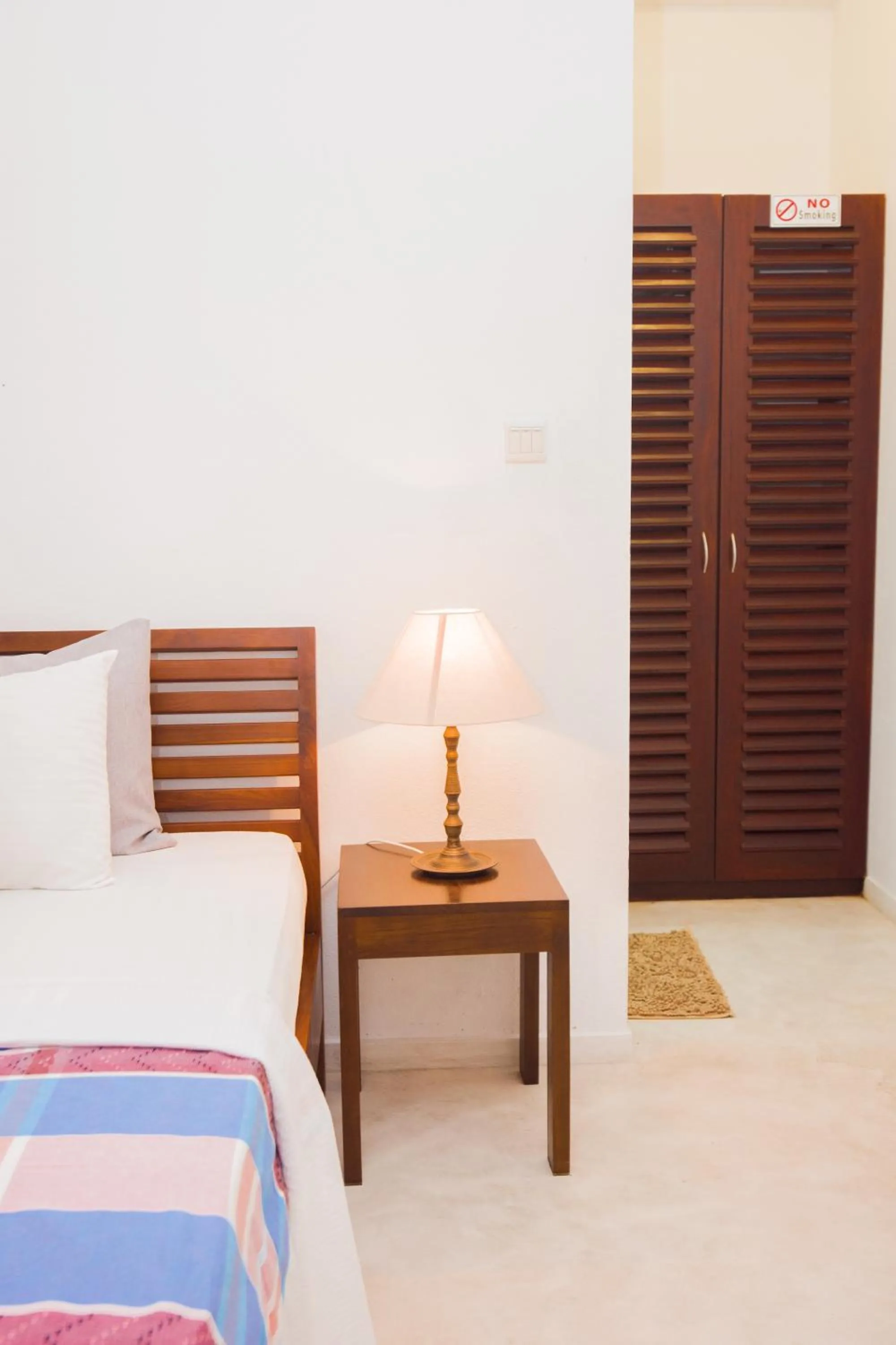 Bed in Hotel Vibration