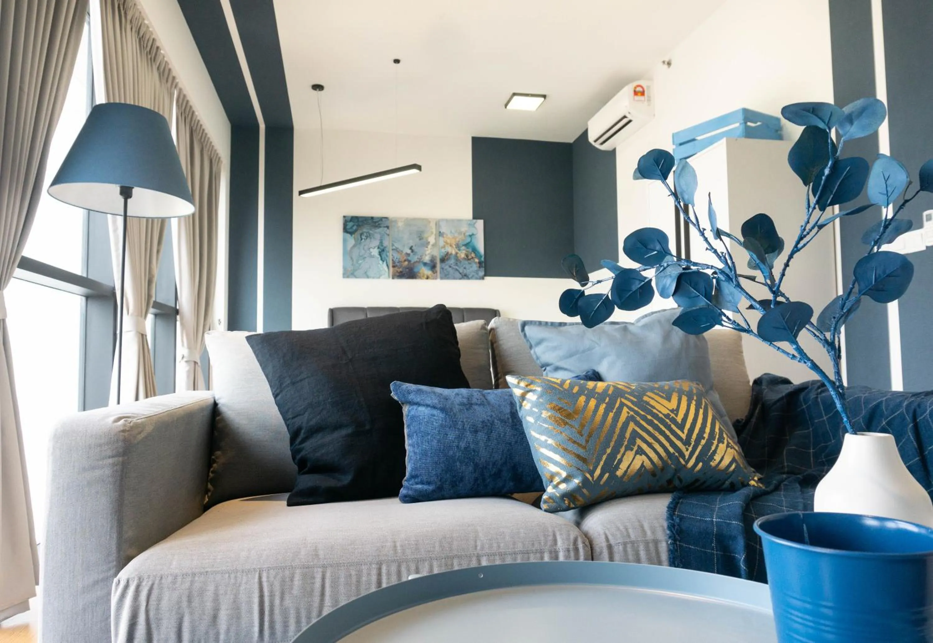 Seating area in Manatidur@THE HUB SS2