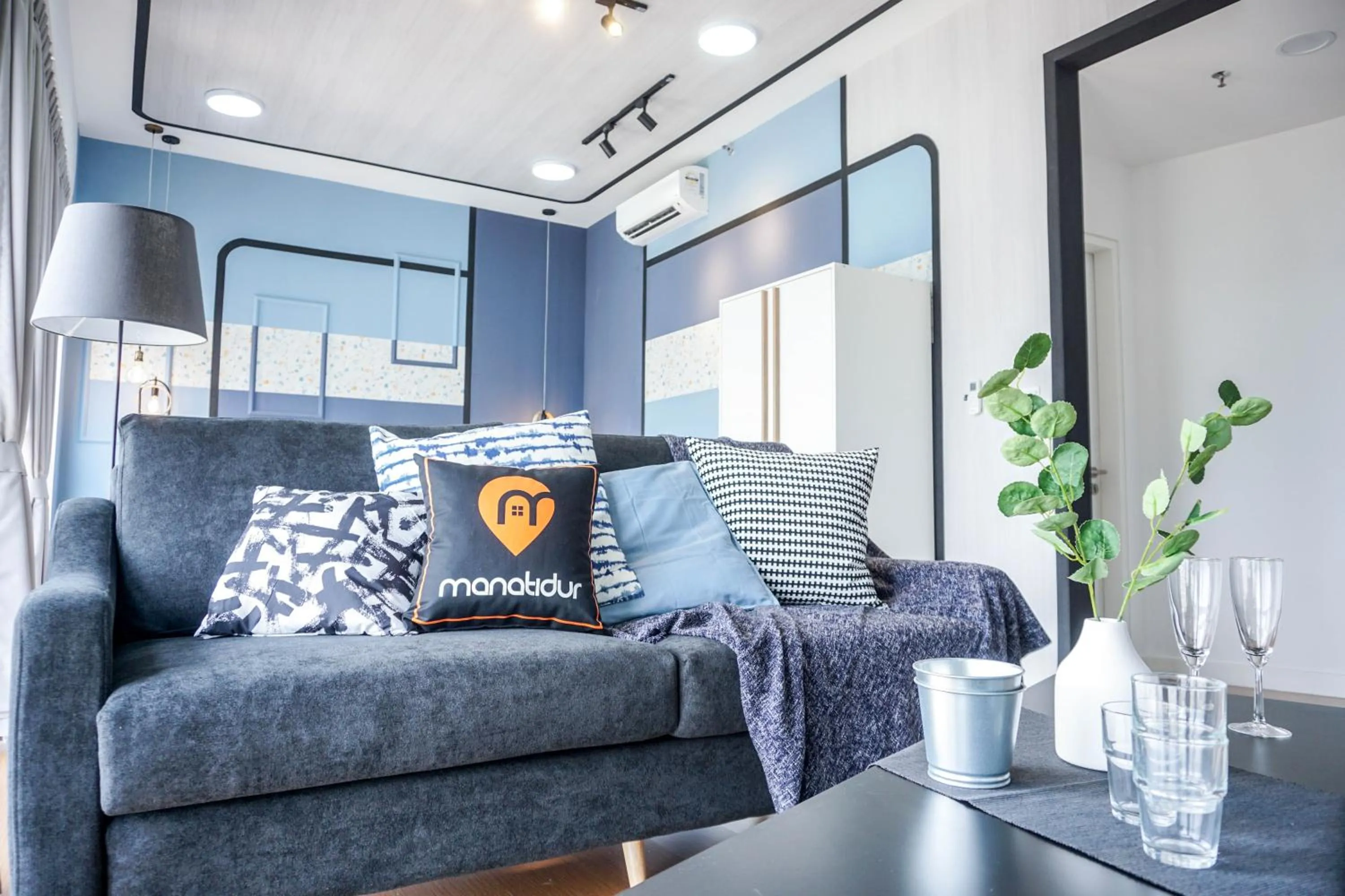 Seating area in Manatidur@THE HUB SS2