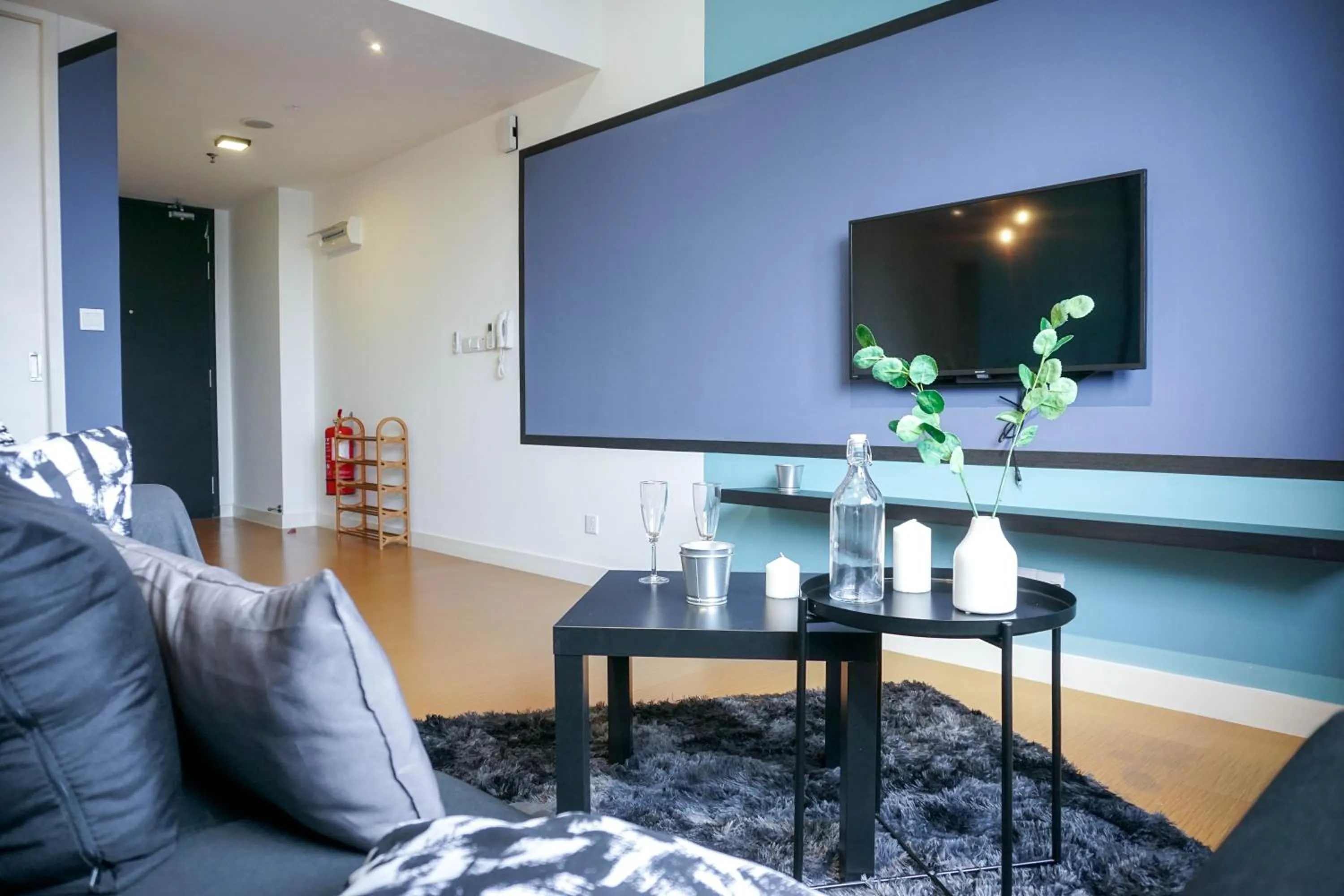 TV and multimedia in Manatidur@THE HUB SS2