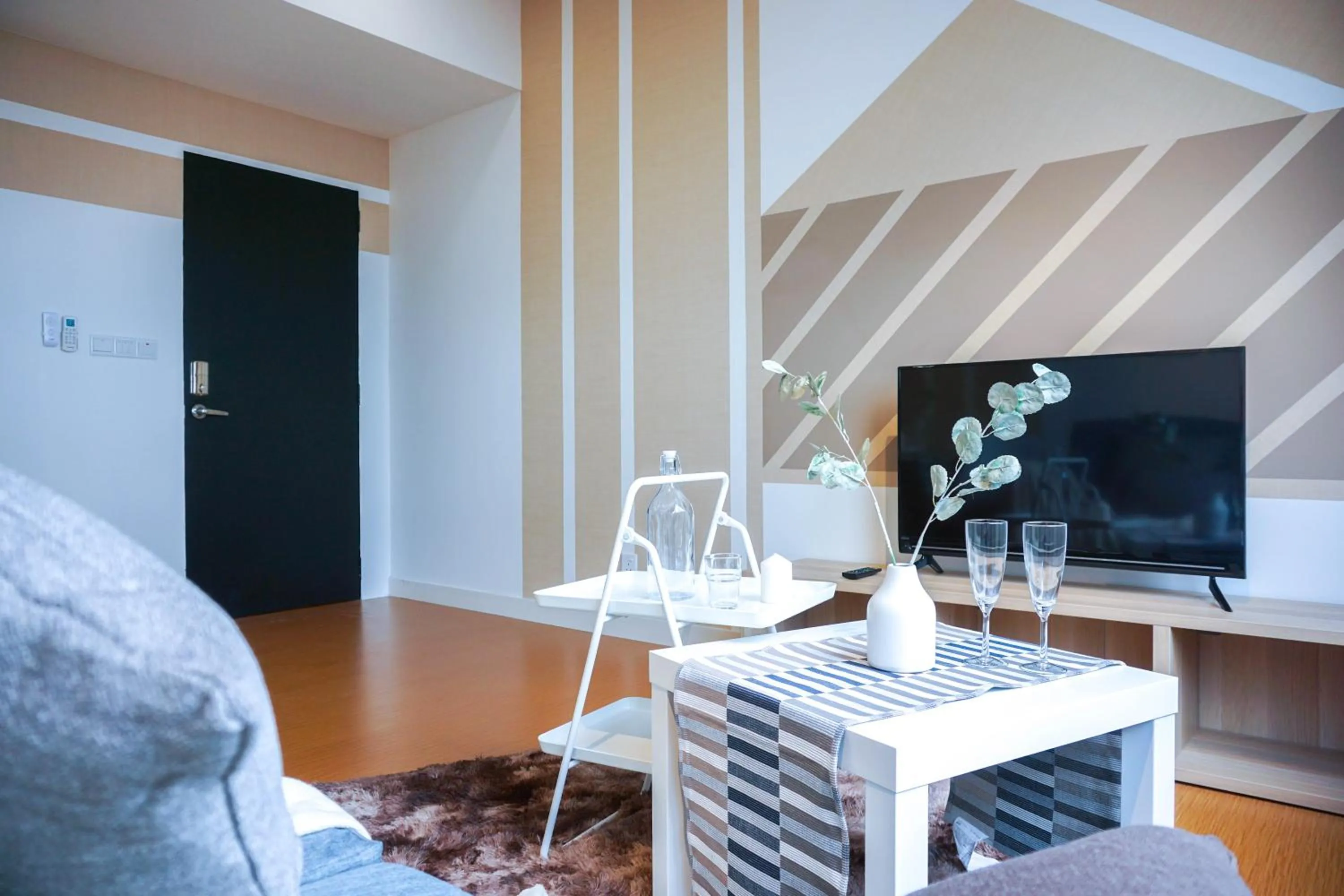 TV and multimedia in Manatidur@THE HUB SS2