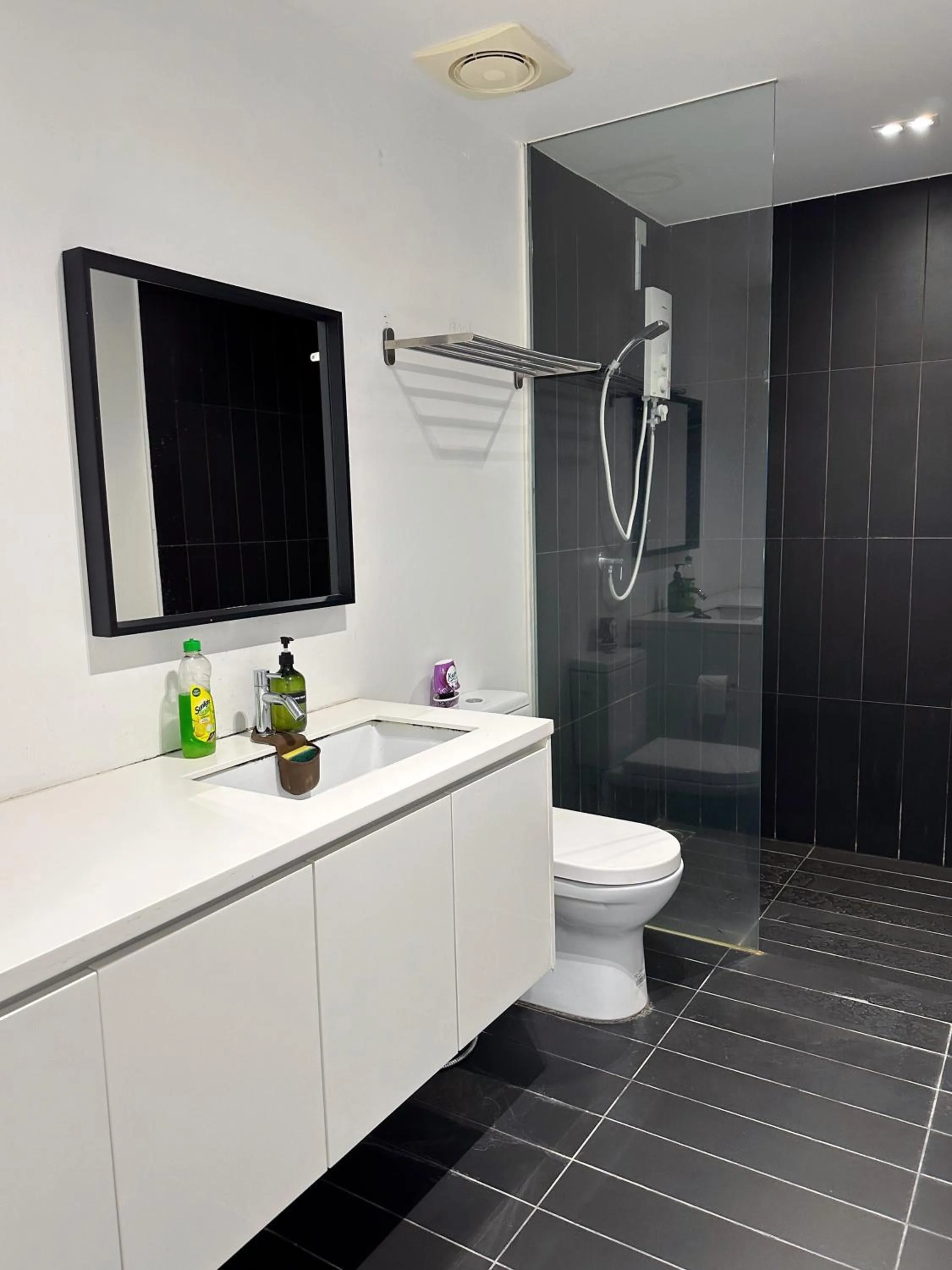 Bathroom in Manatidur@THE HUB SS2