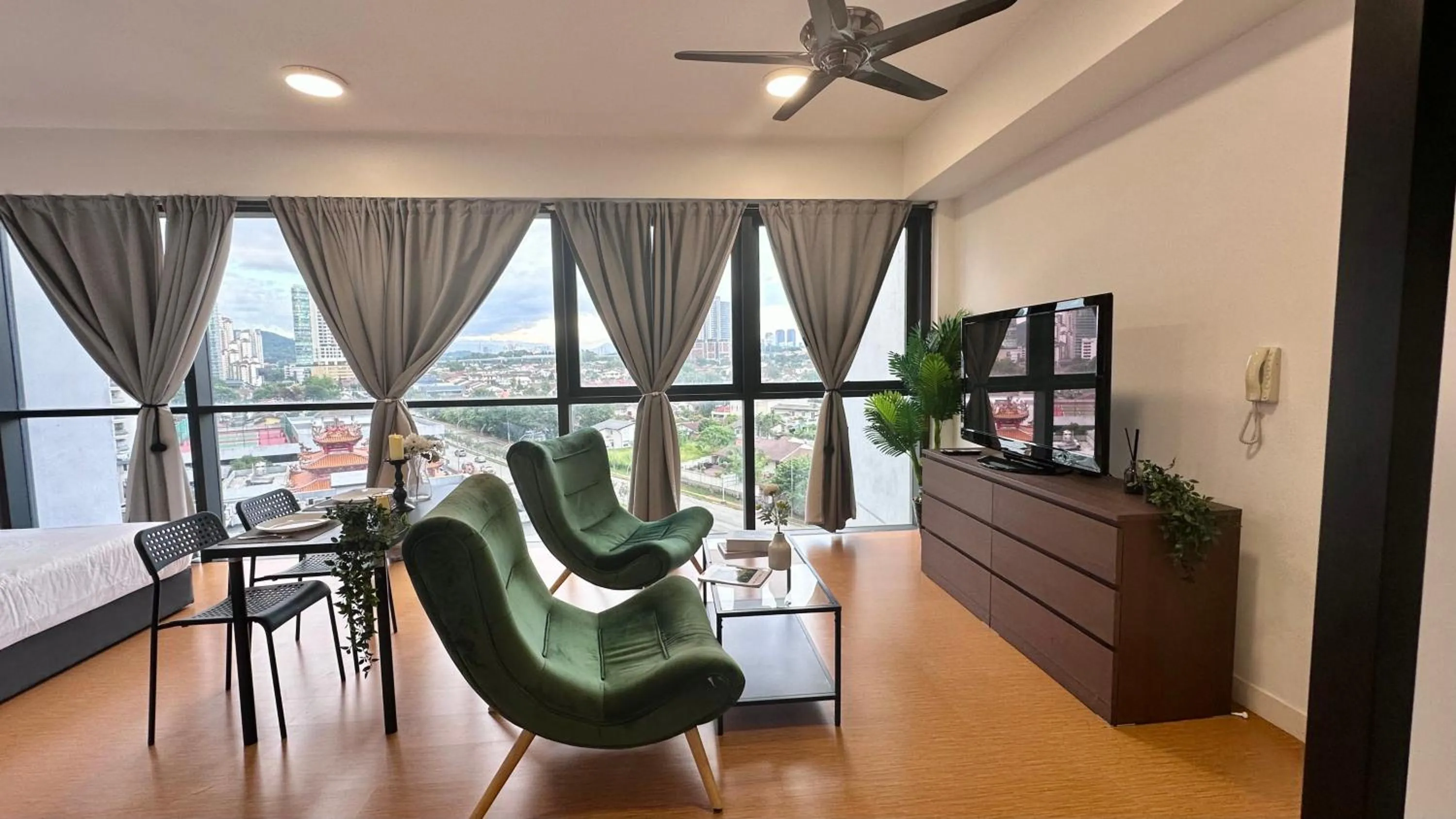 Seating area in Manatidur@THE HUB SS2