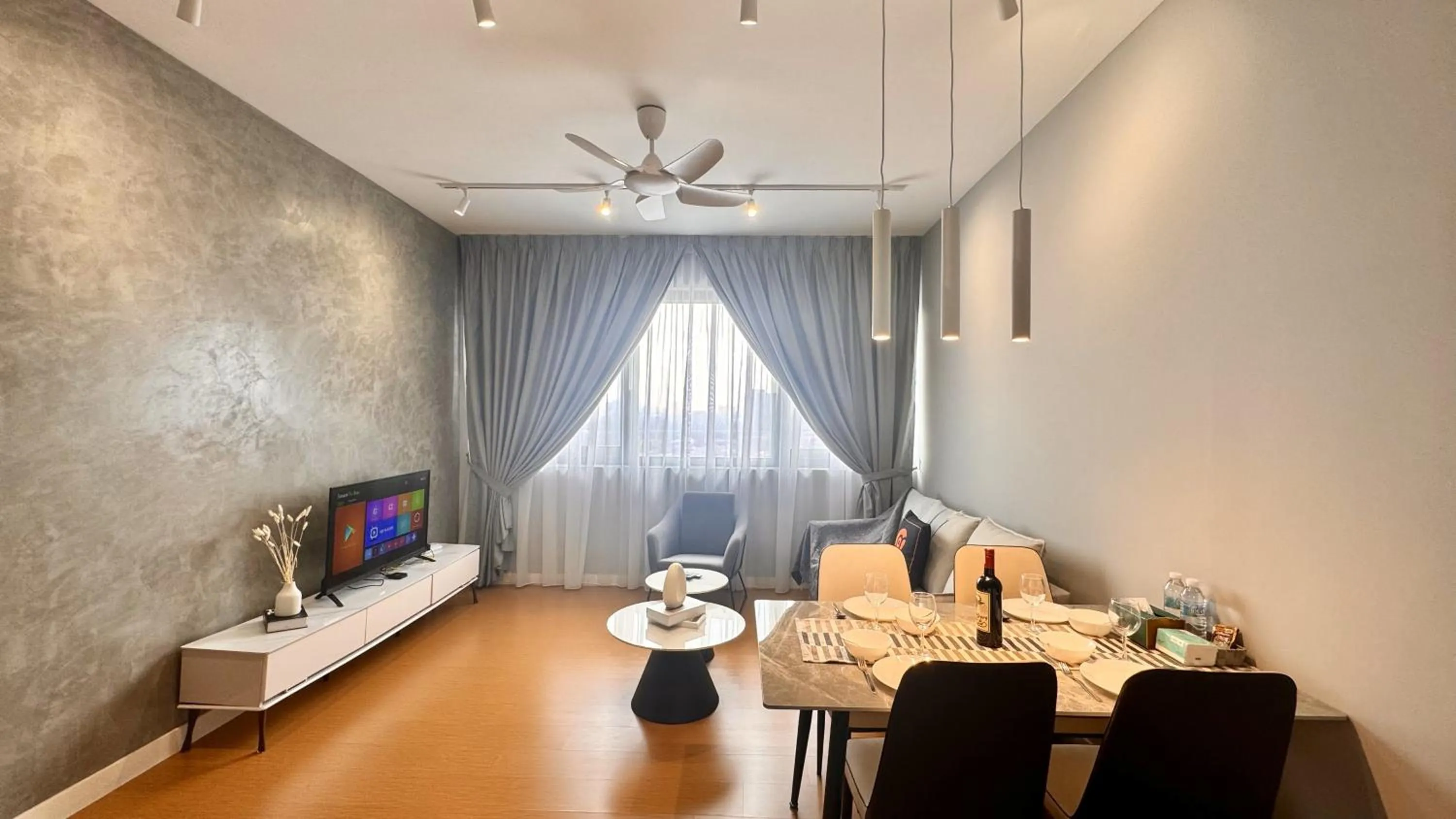 Seating area in Manatidur@THE HUB SS2