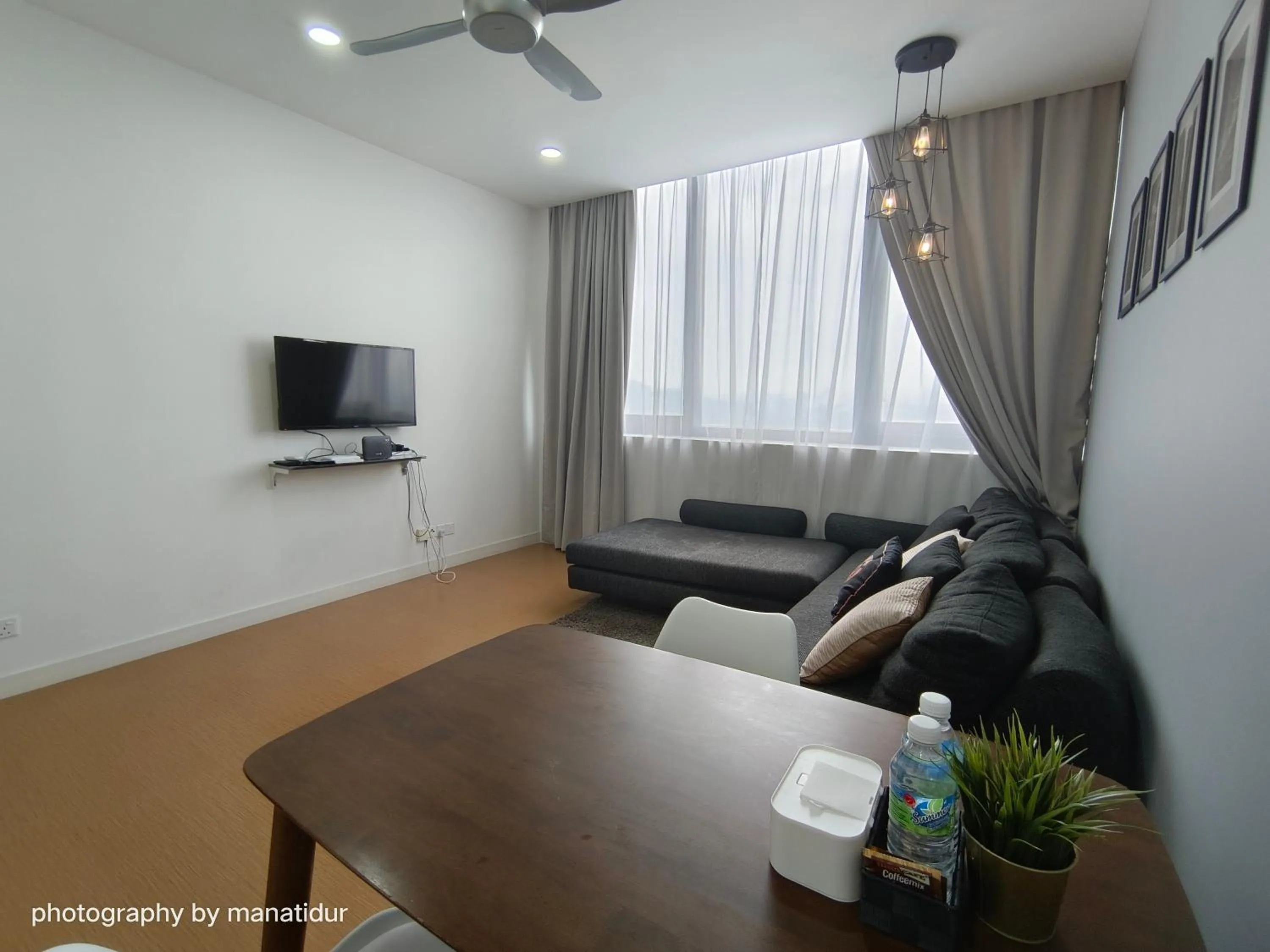 TV and multimedia in Manatidur@THE HUB SS2