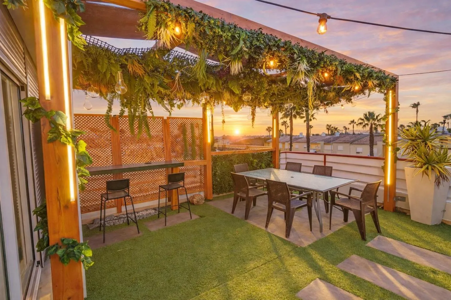 Penthouse with Private Rooftop & Seaview