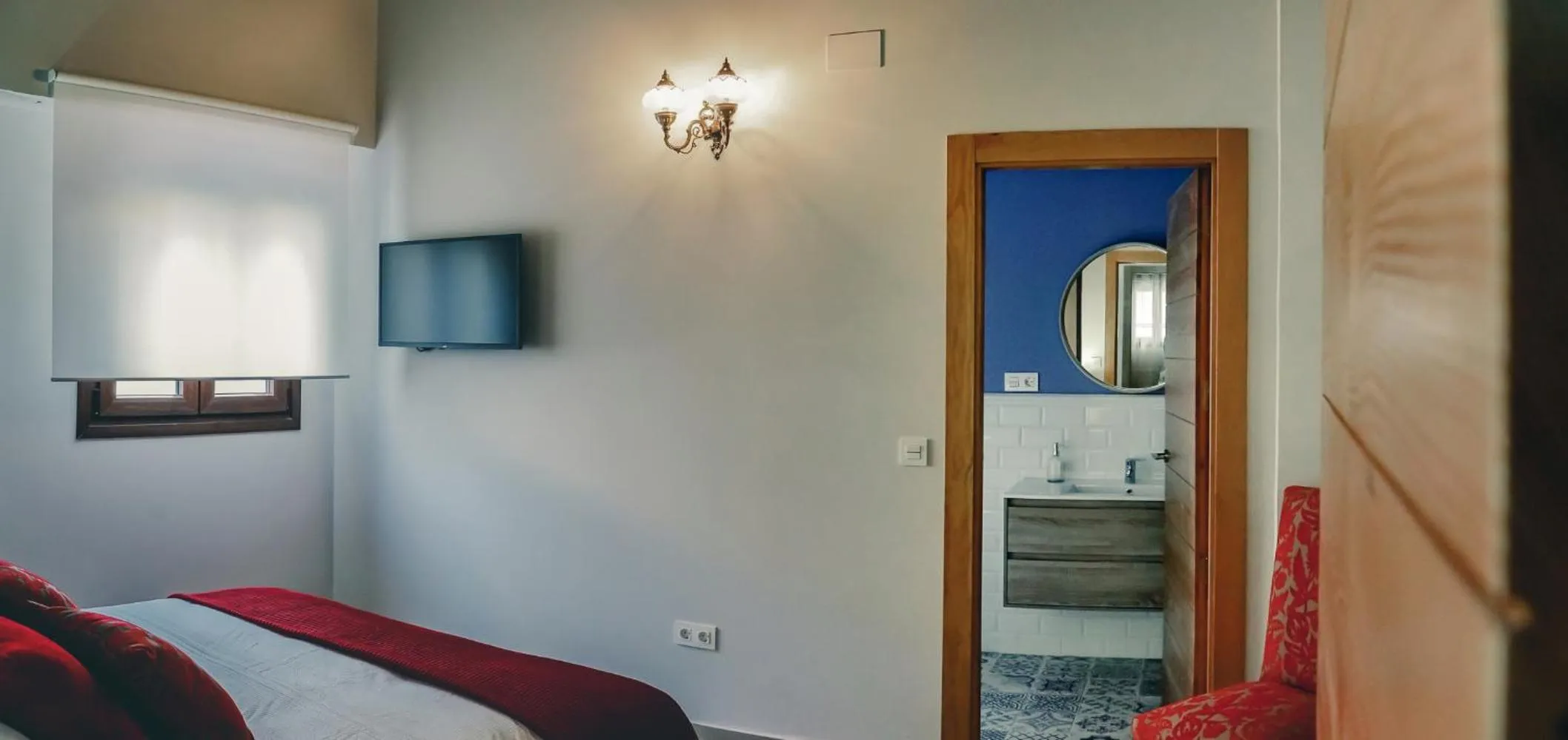 Photo of the whole room, Bed in Casa Rural Villa San Juan