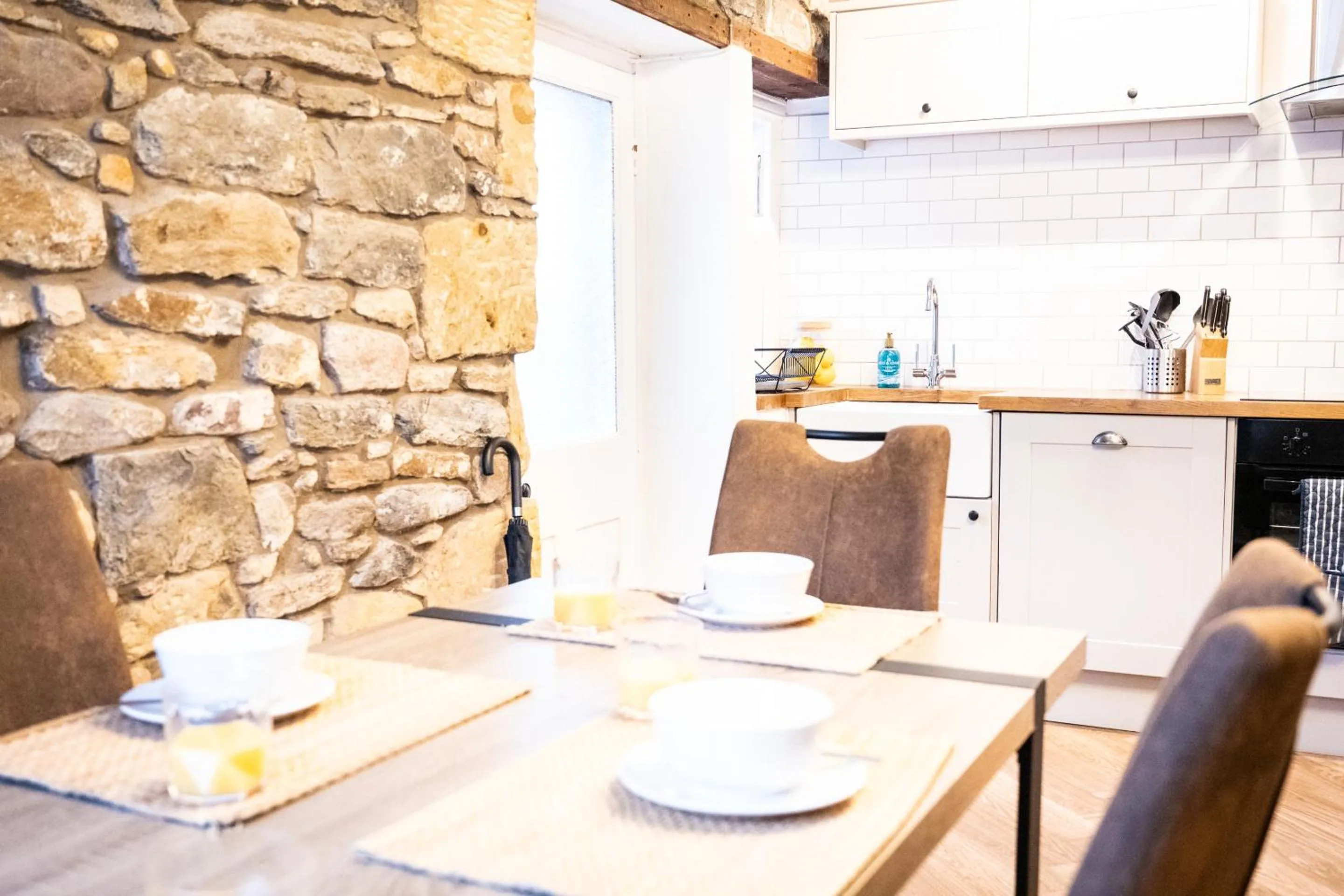 Kitchen or kitchenette in Northern Hideaways St Cuthberts, Seahouses