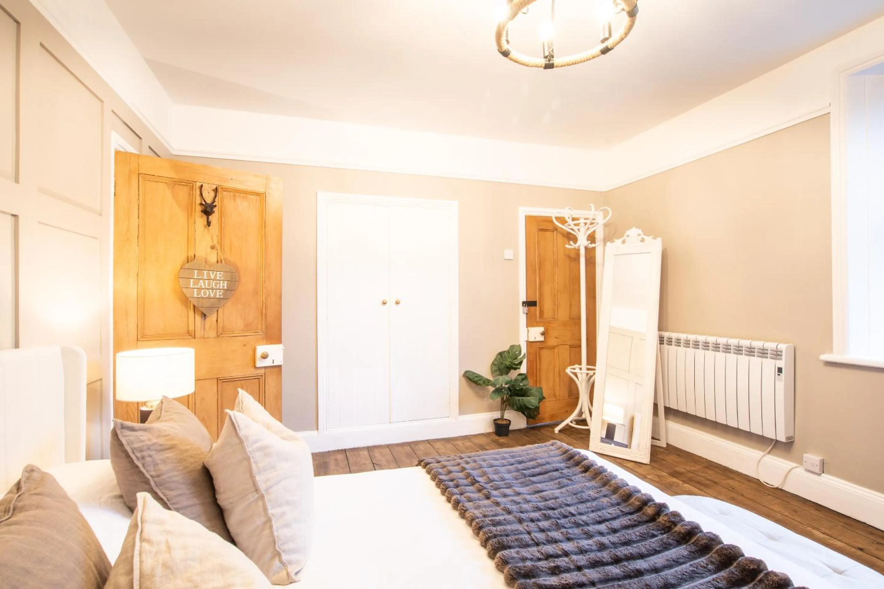 Bedroom, Bed in Northern Hideaways St Cuthberts, Seahouses