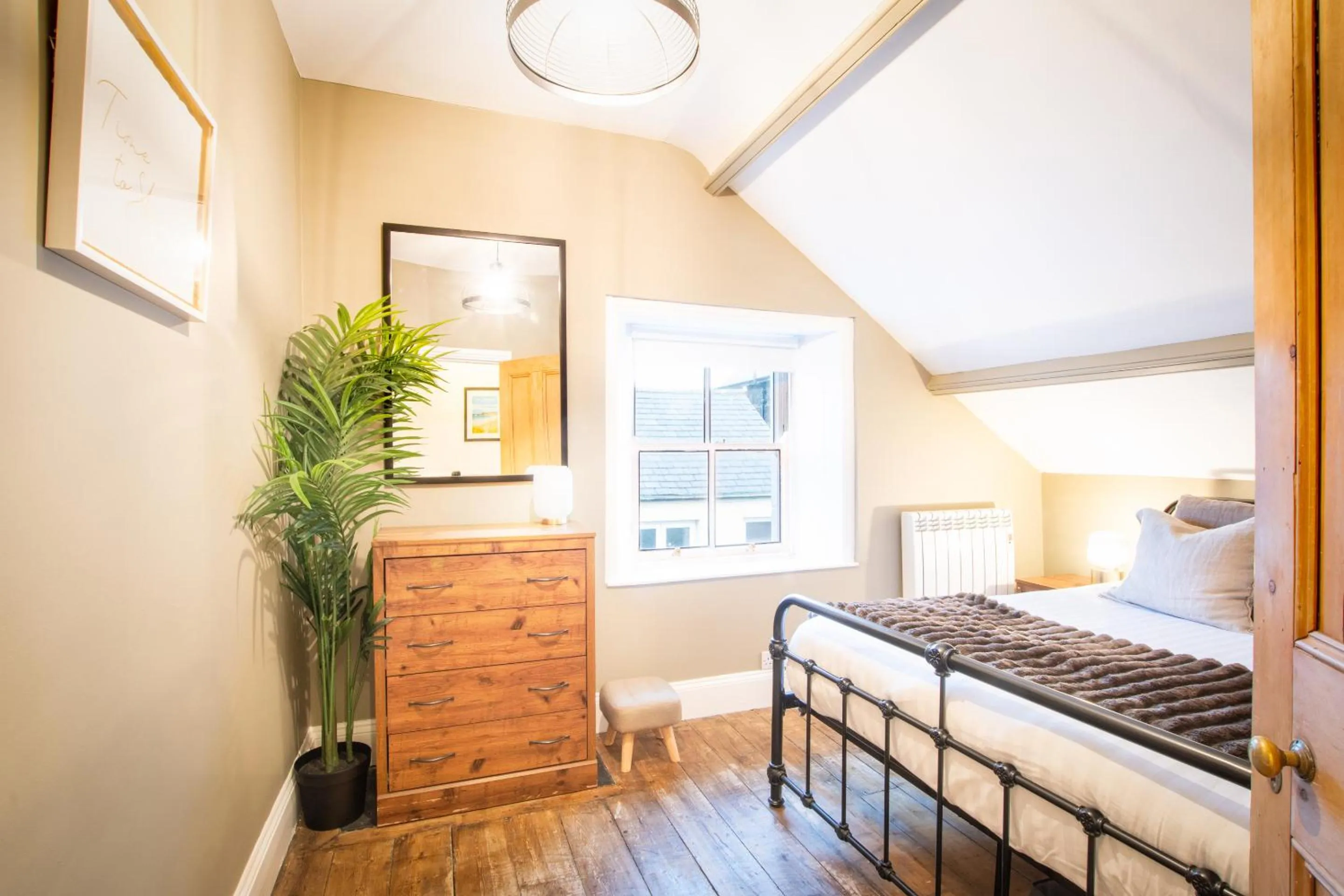 Bedroom, Bed in Northern Hideaways St Cuthberts, Seahouses