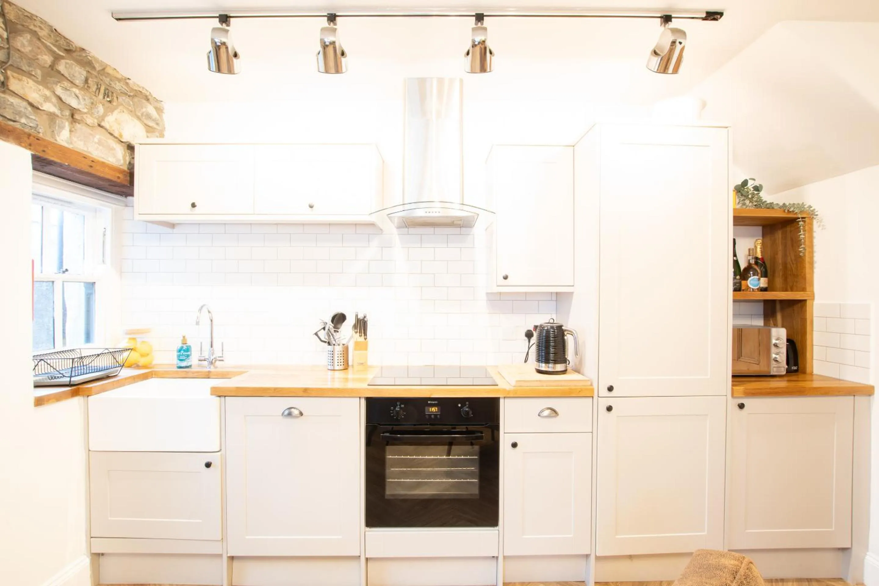Kitchen or kitchenette in Northern Hideaways St Cuthberts, Seahouses
