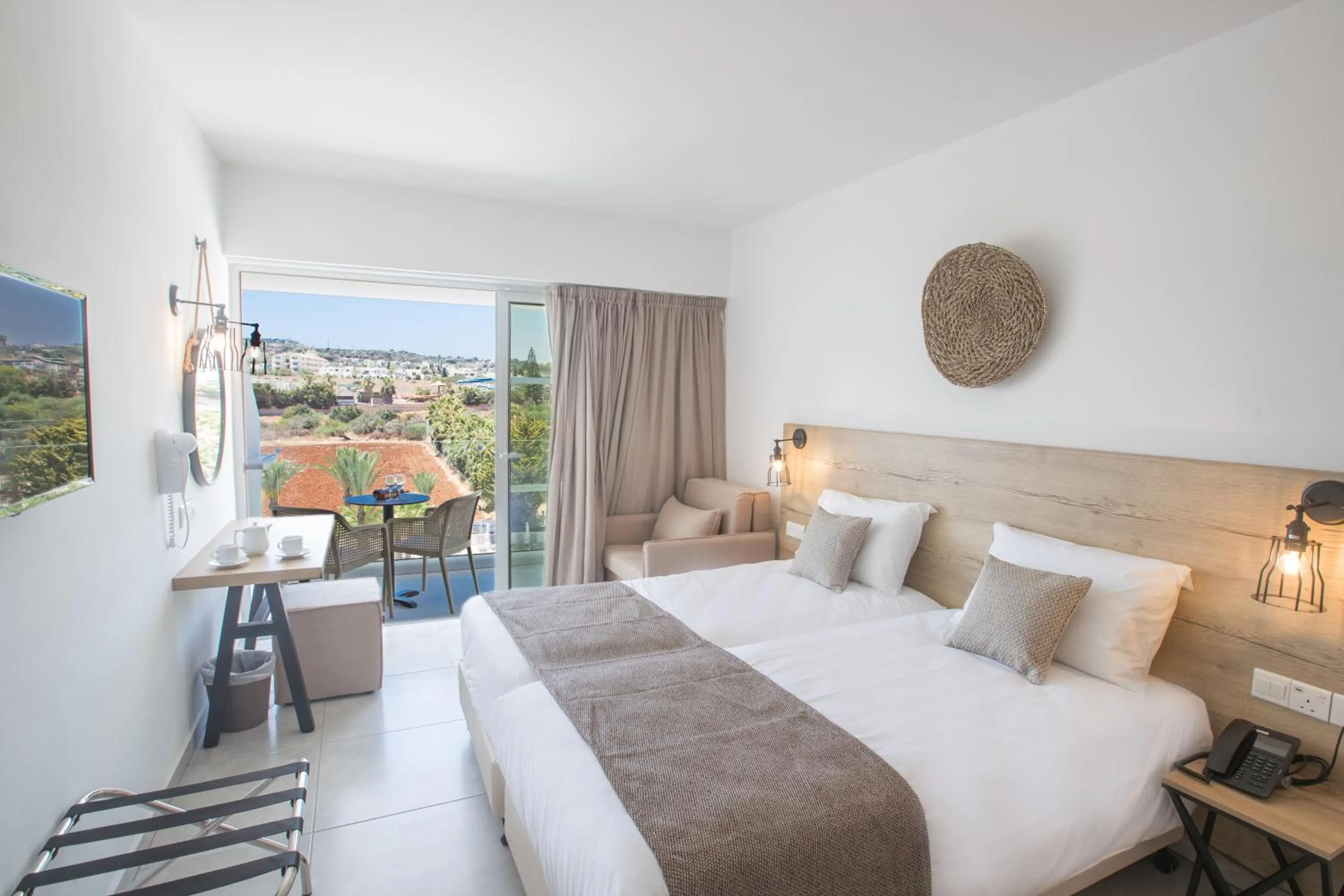 Photo of the whole room, Bed in Bohemian Gardens Hotel