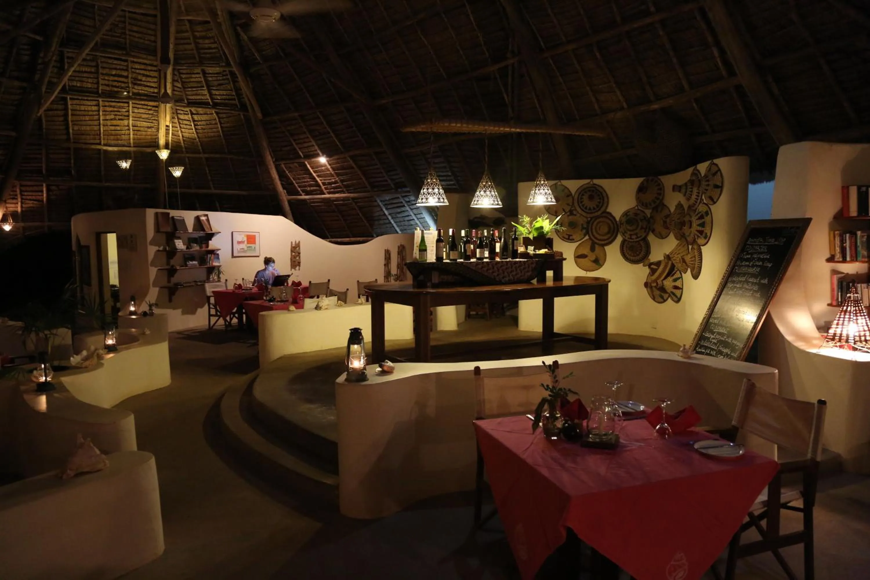Restaurant/places to eat in Unguja Lodge