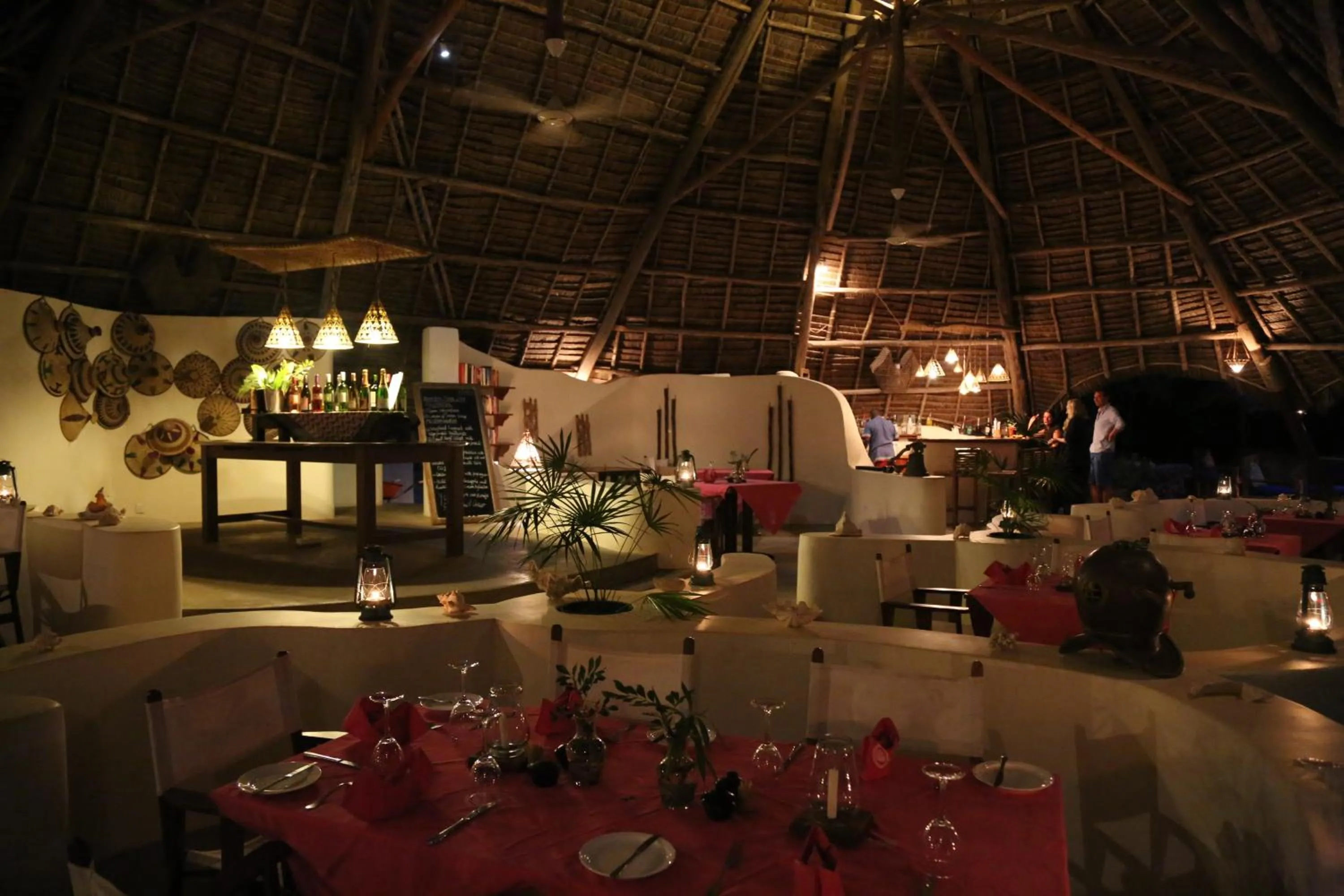 Restaurant/places to eat in Unguja Lodge