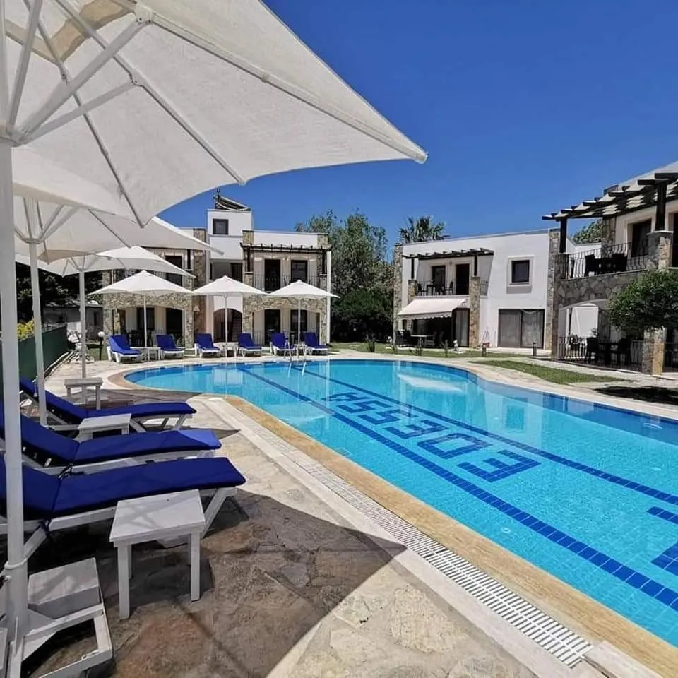 Billiard in The Mara Suite