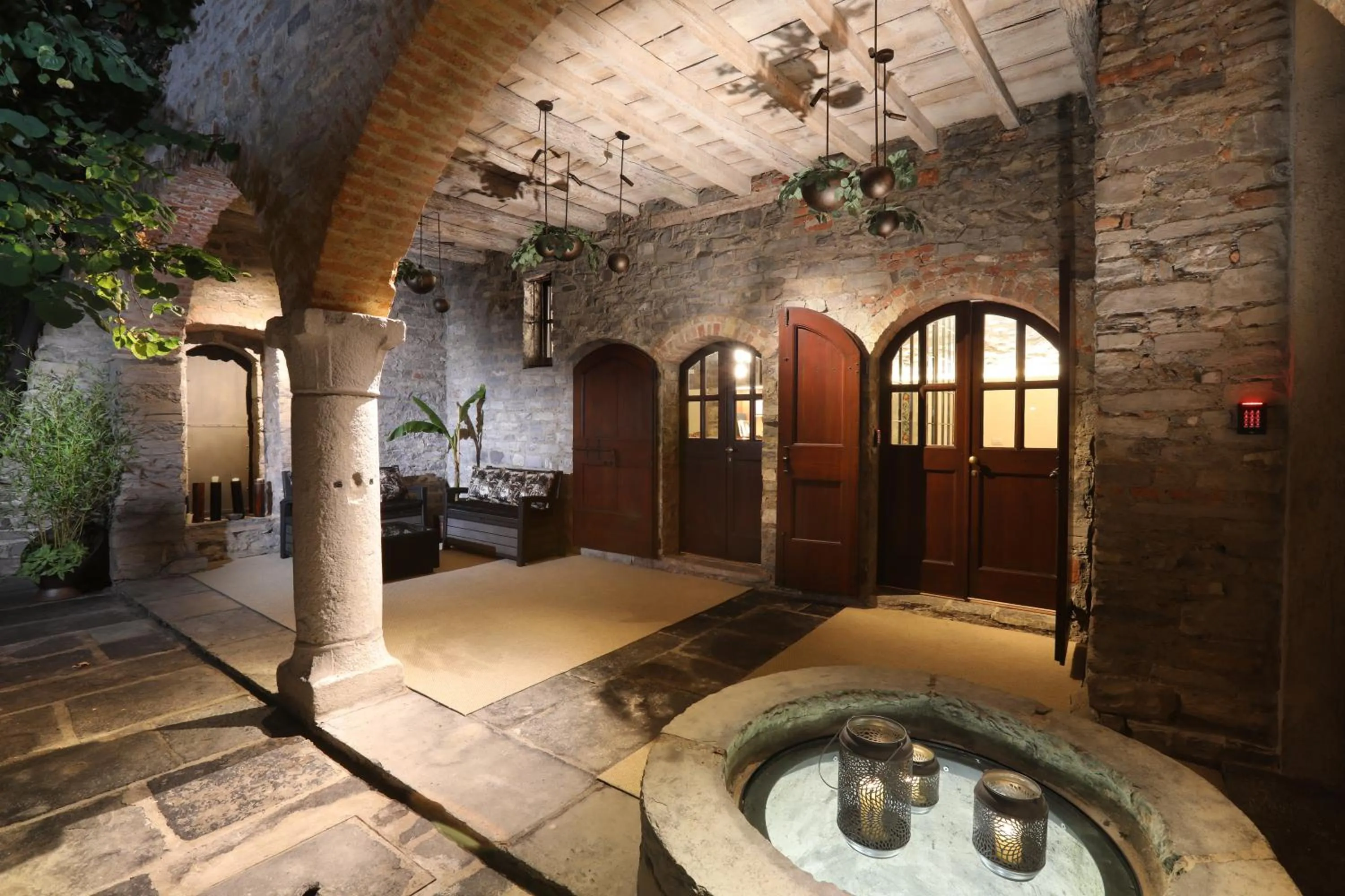 Property building, Bed in Suites&Atelier Lake Como