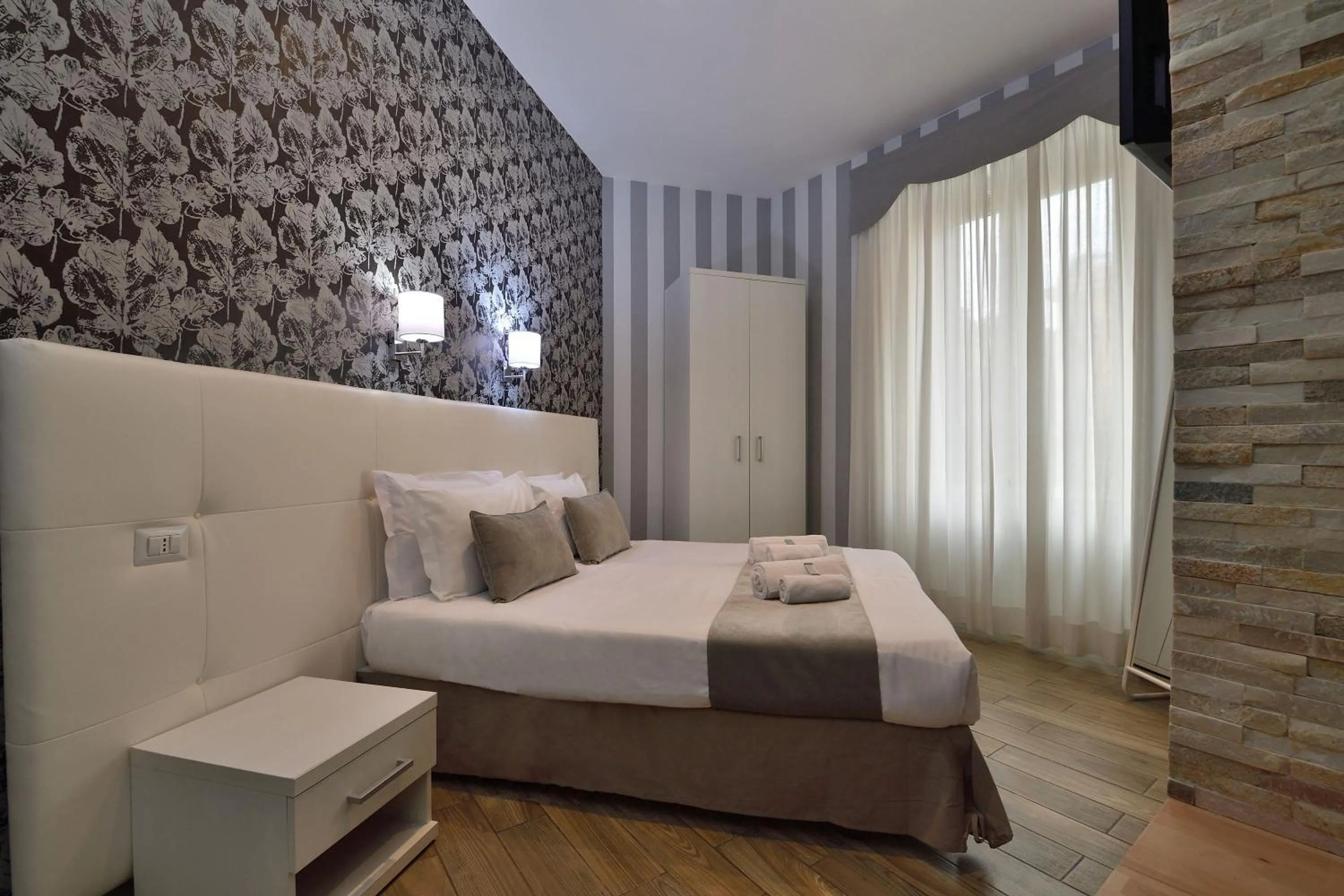 Bed in Rome Vatican Inn