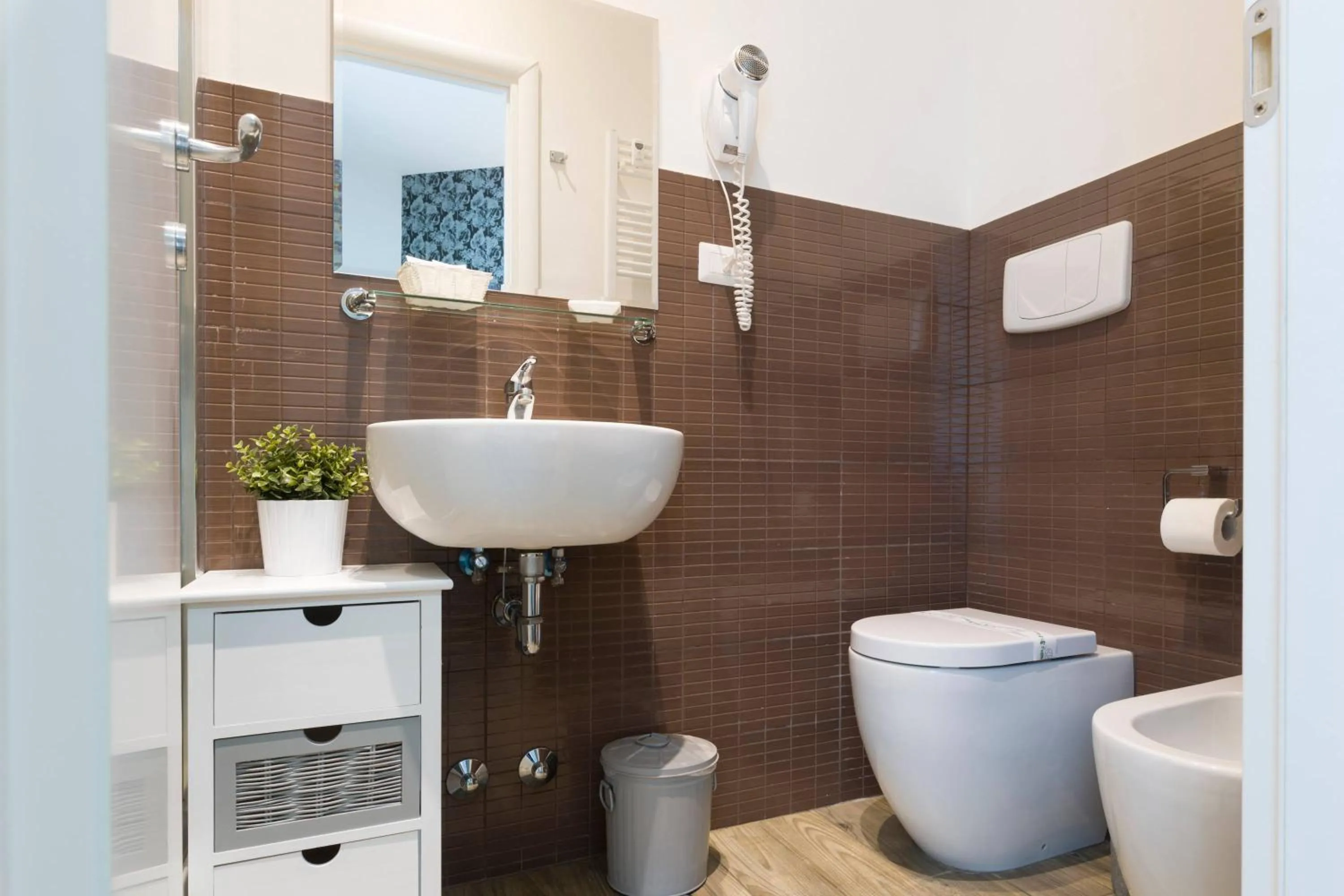 Bathroom in Rome Vatican Inn