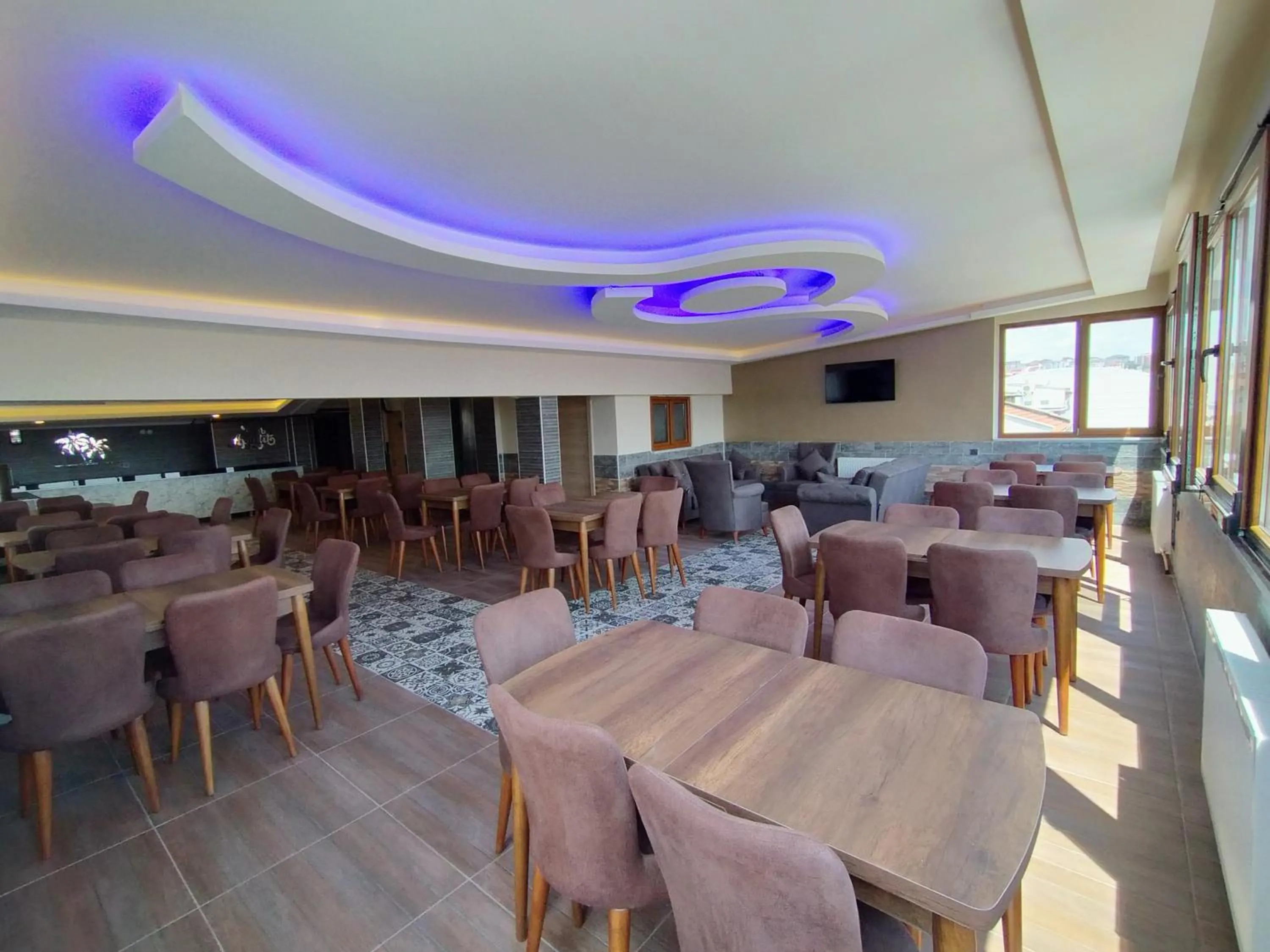 Restaurant/places to eat in Palmiye Royale Palace